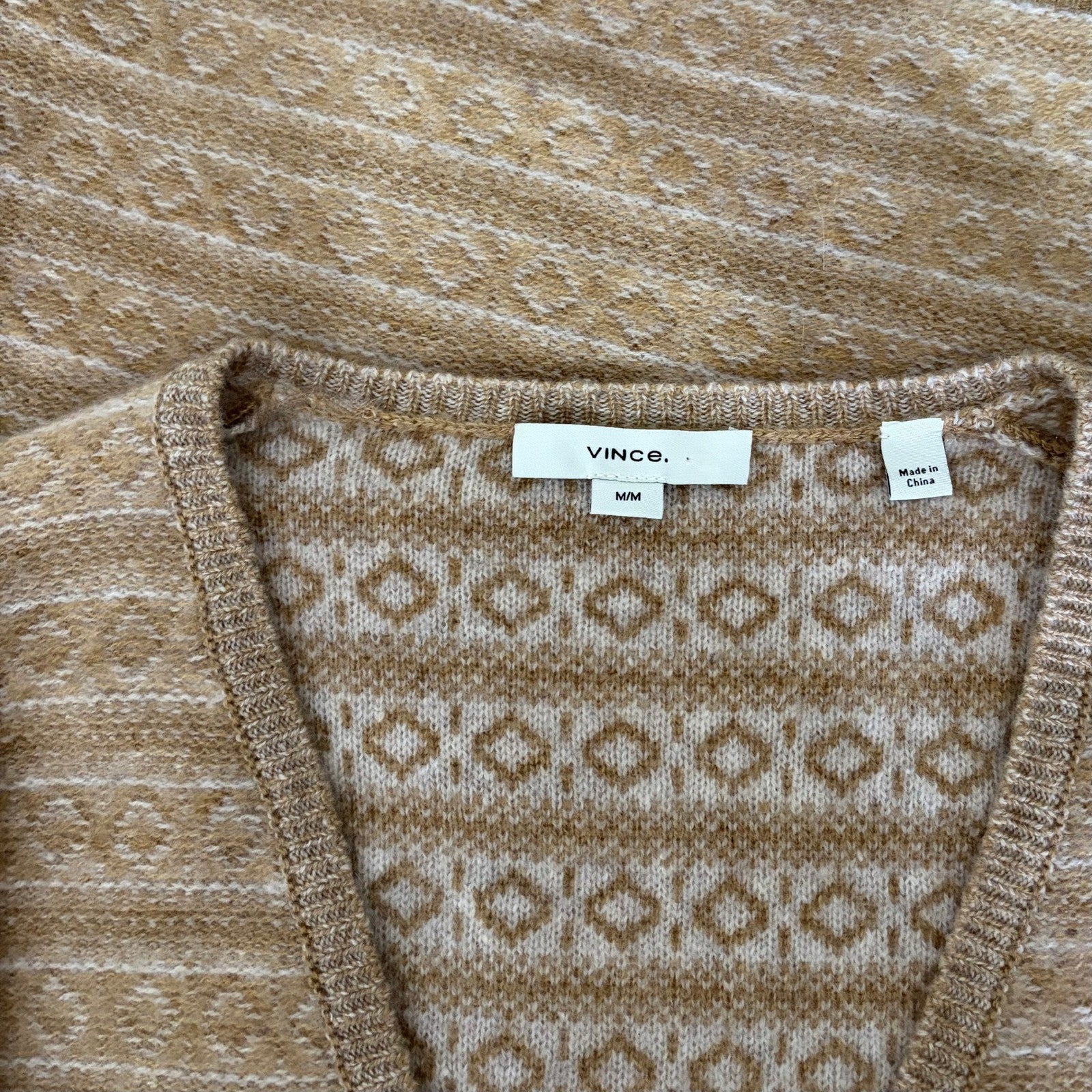 VINCE Cashmere Fair Isle V Neck Sweater Sandshell Combo Preppy Pullover Medium