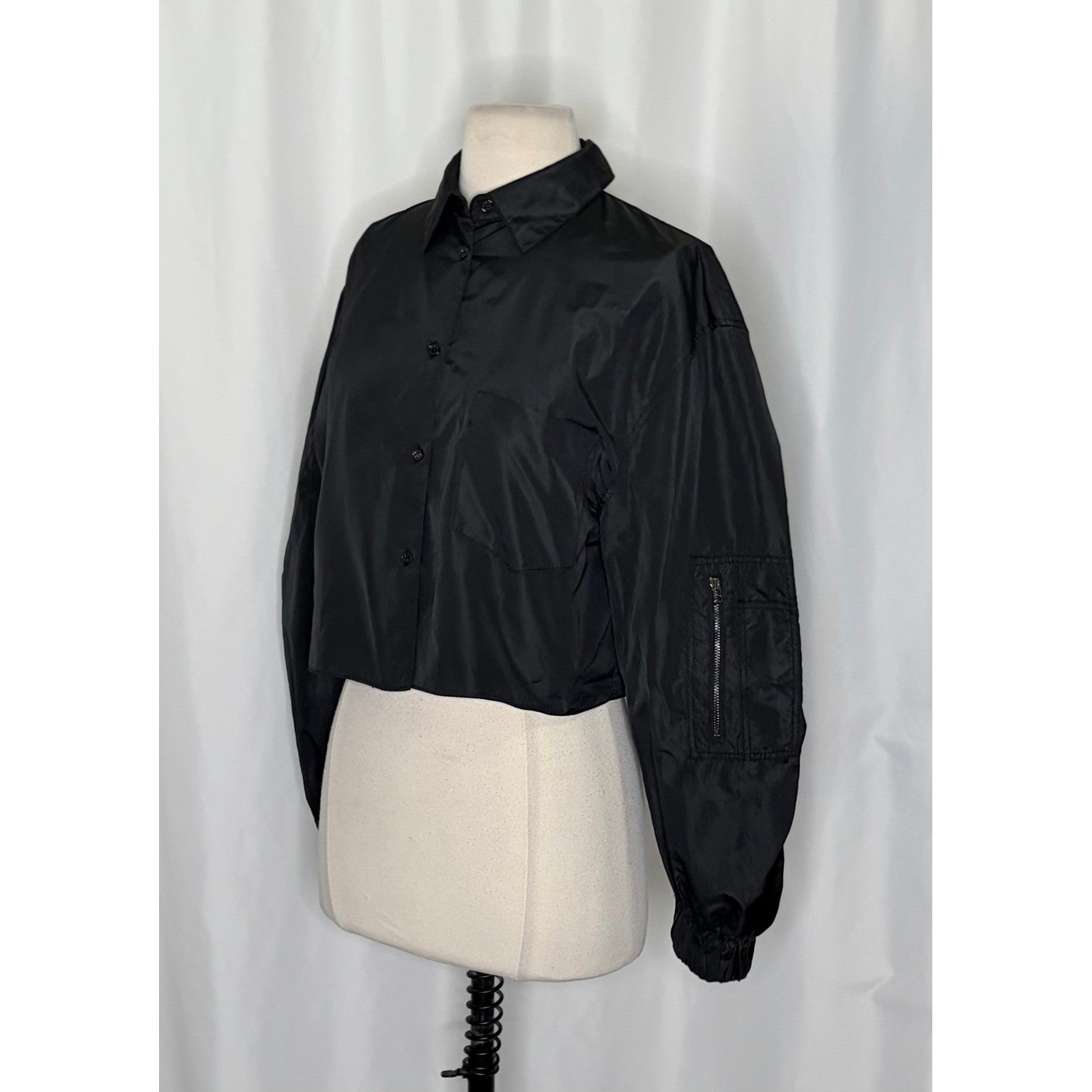 ZARA Black Cropped Pocket Shirt Gathered Long Sleeves Buttondown Solid Small
