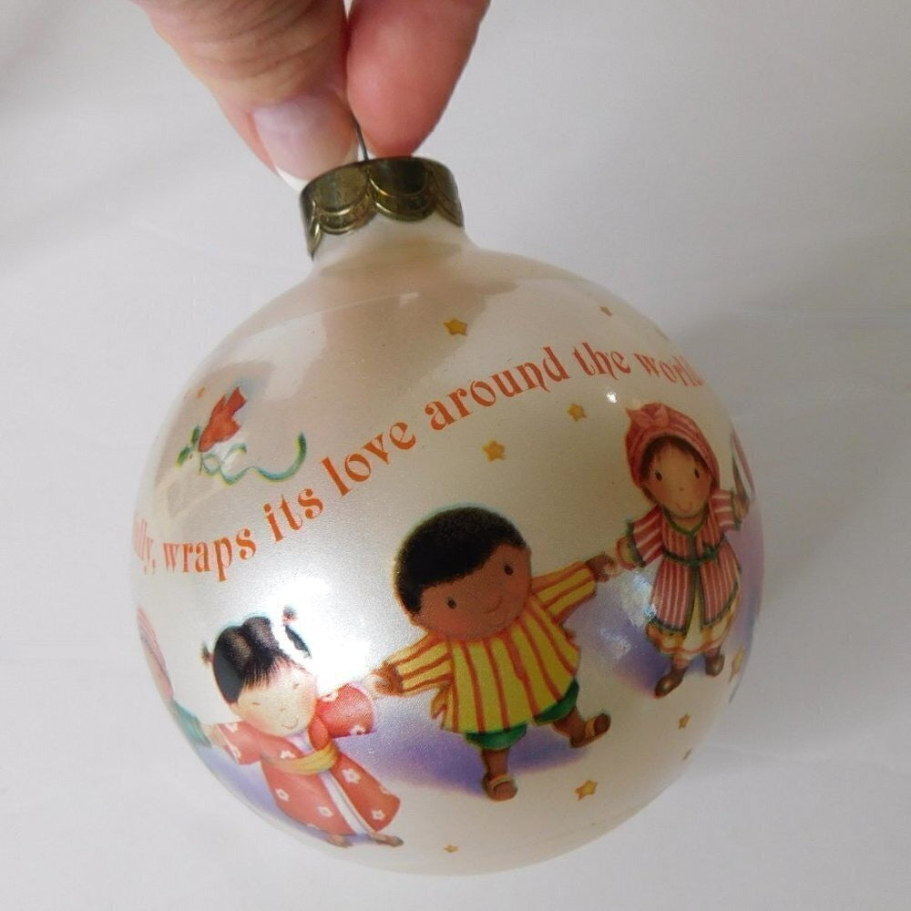 Vintage HALLMARK Keepsake Ornament Christmas Around the World 2002 Ball