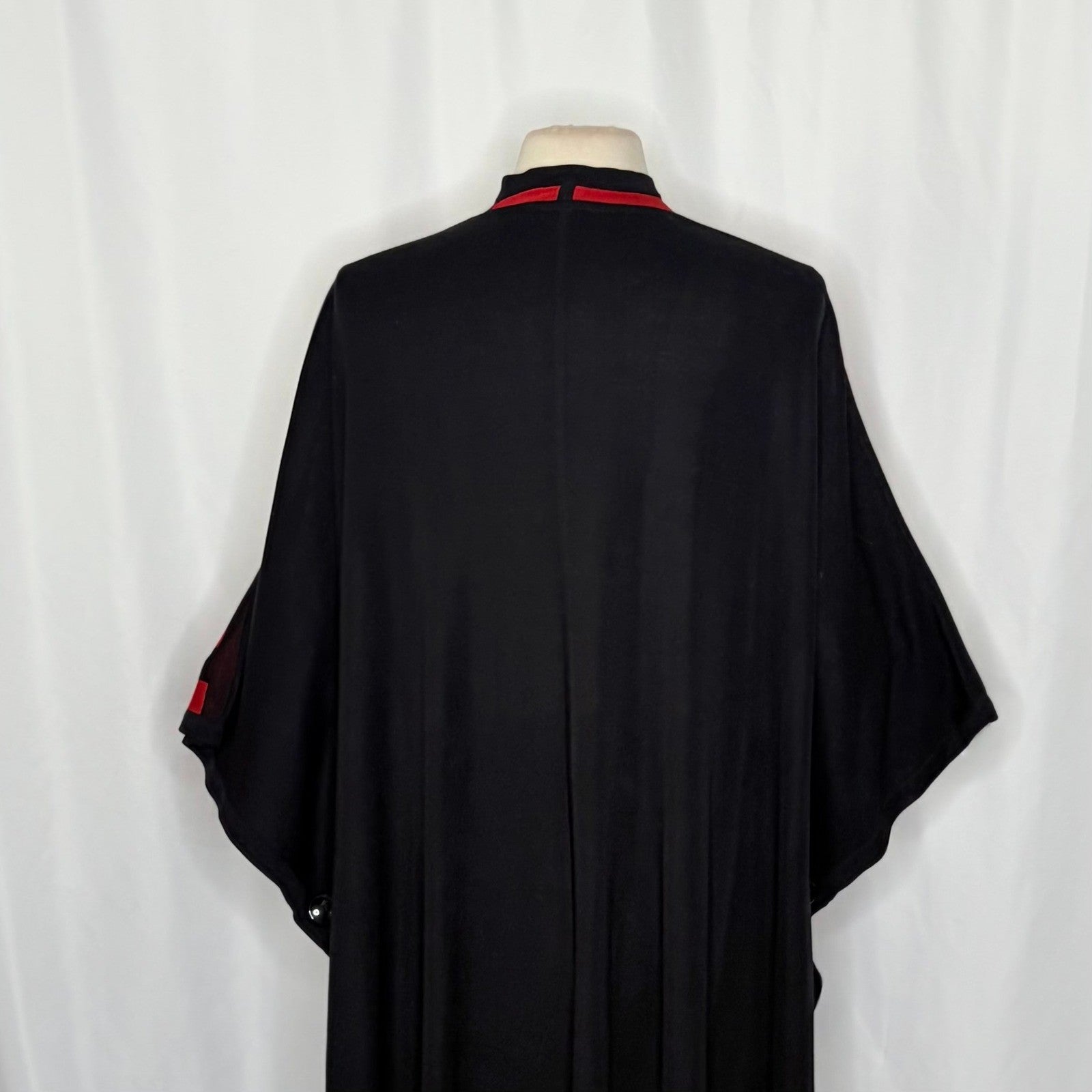 MISOOK Poncho Cape Sweater Red Black Knitwear Button Sides Geometric X-Large