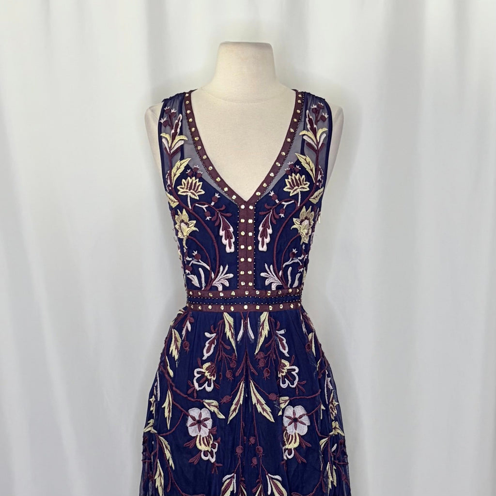 Anthropologie MOULINETTE SOEURS Alicante Floral Embroidered Dress Studded Size 8