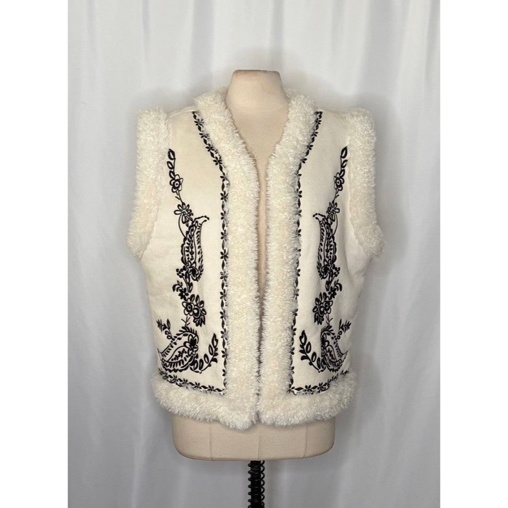 HOUSE OF HARLOW 1960 Floral Paisley Embroidered Faux Fur Vest Bohemian One Size