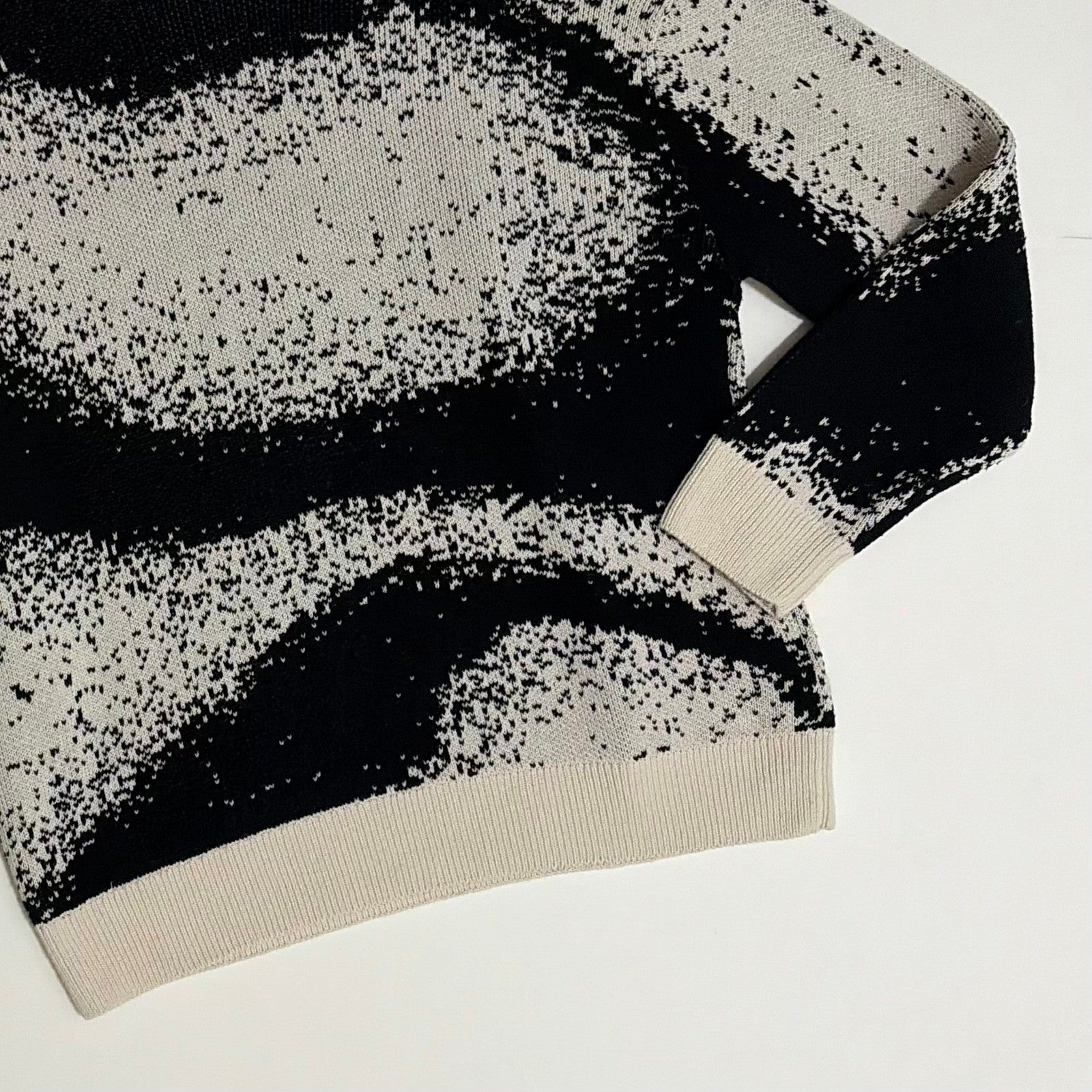 Men's ZARA Pixelated Jacquard Sweater Crewneck Crew Pullover Knit Black Medium
