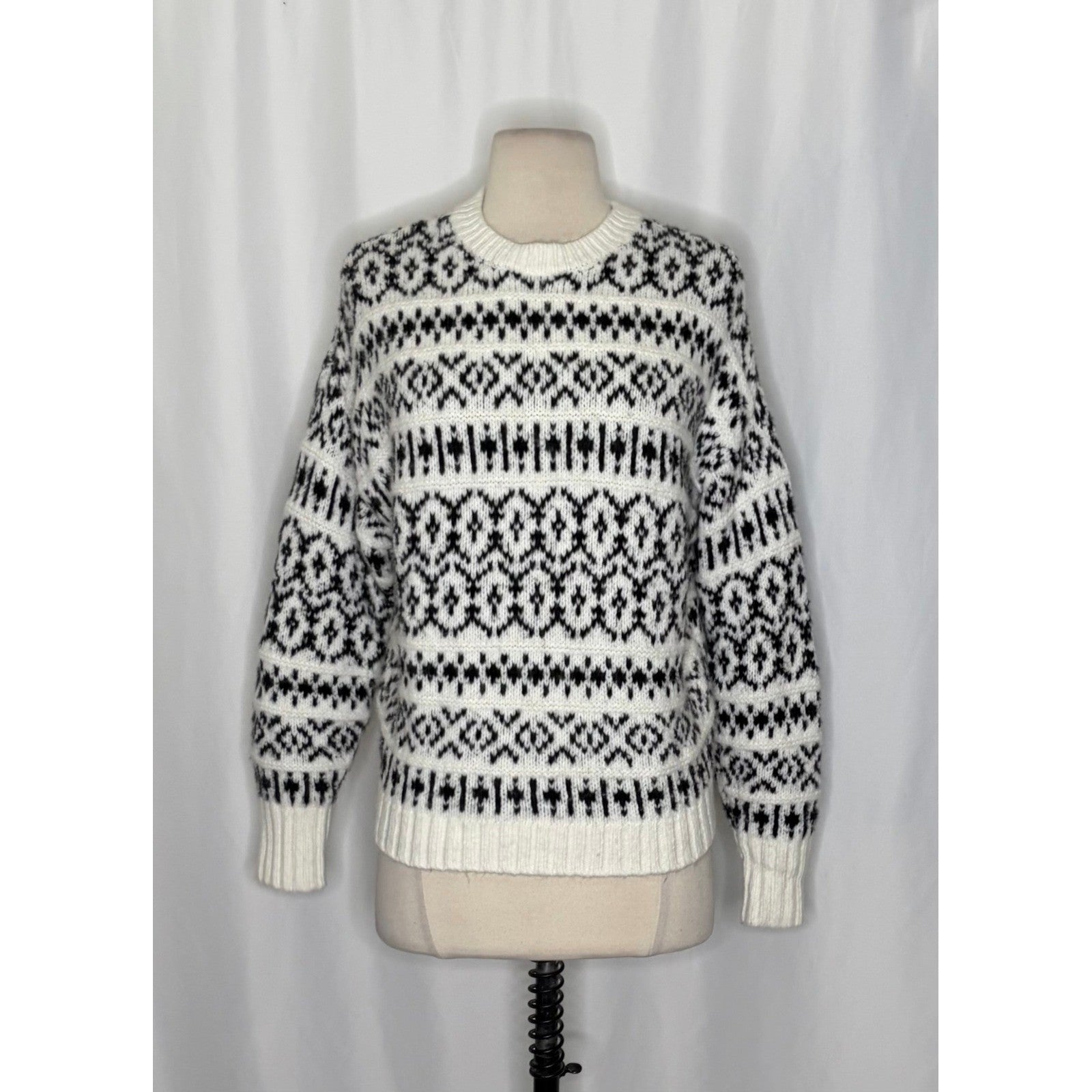 AMERICAN EAGLE Outfitters Fairisle Crew Neck Sweater Black White Fair Isle Small