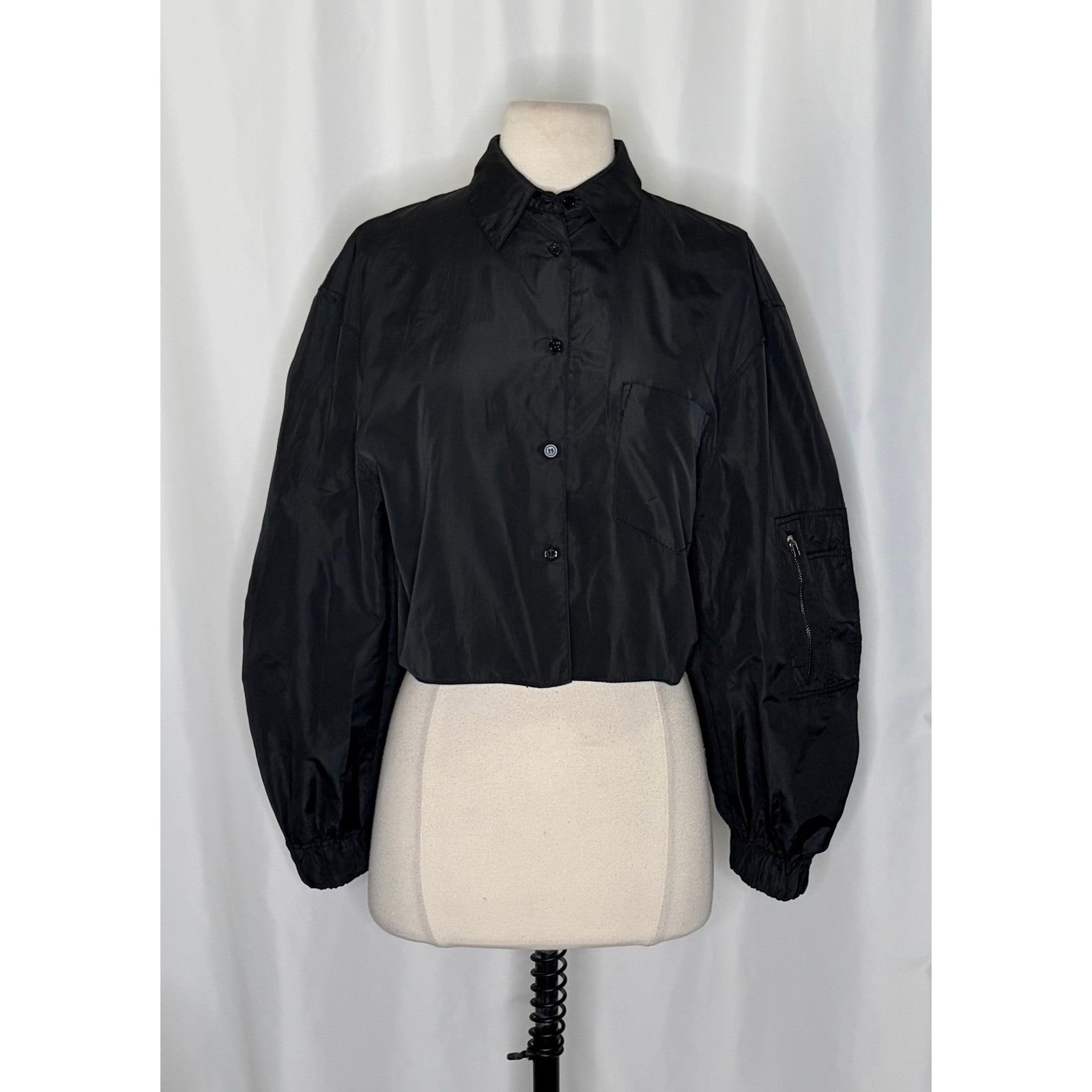 ZARA Black Cropped Pocket Shirt Gathered Long Sleeves Buttondown Solid Small