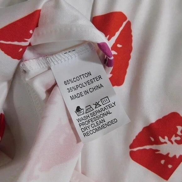 NEW!! HOT LIPS Lipstick Kiss Cropped Loungewear Two Piece Set Top Shorts Small