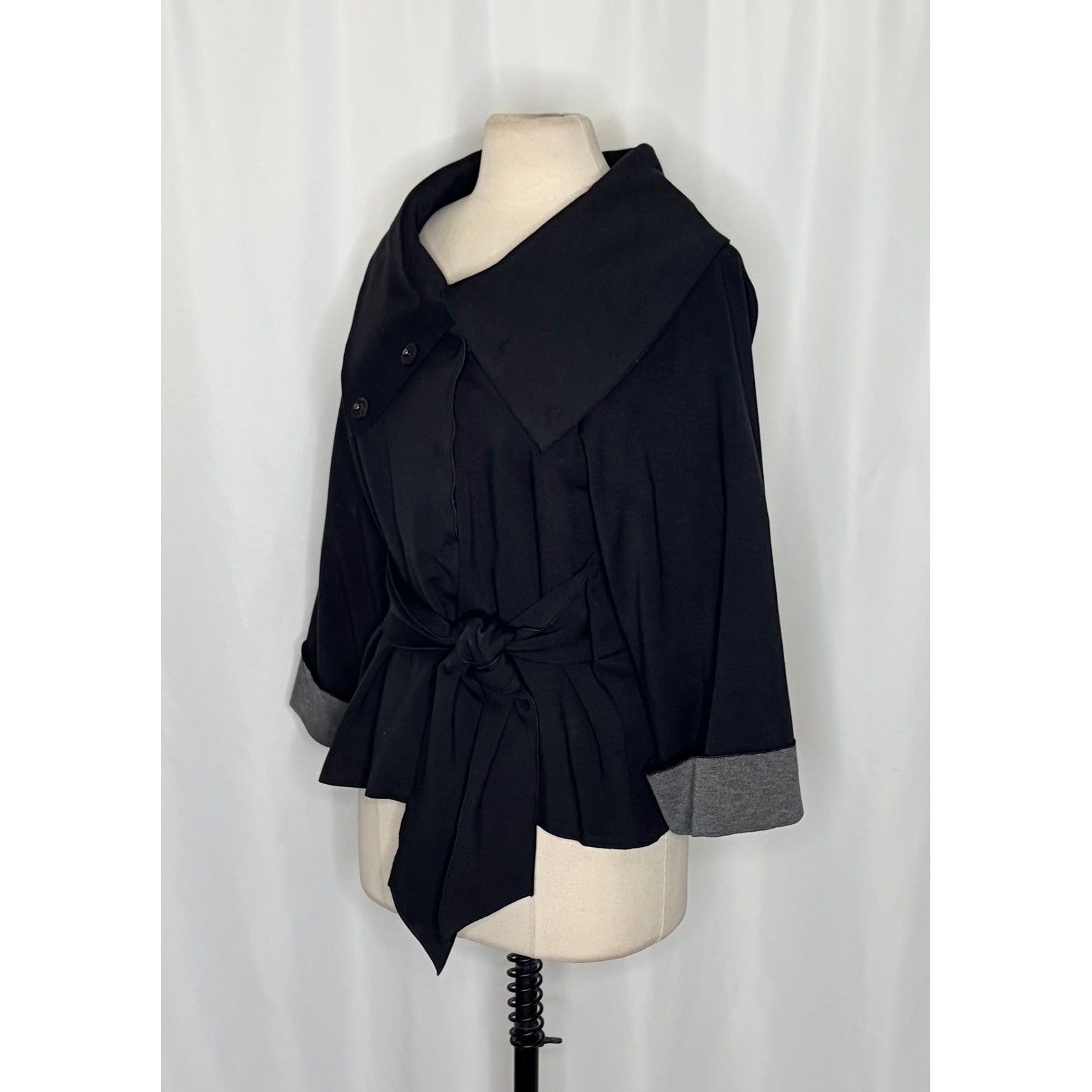 THEORY Sheena Solid Black Belted Jacket Snap Closures Viscose Knit Stretch Large