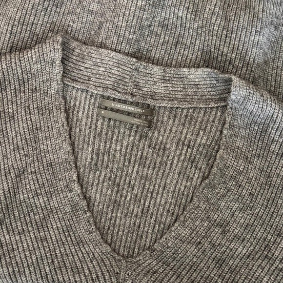 By ANTHROPOLOGIE Rocio Ribbed Tie Front Sweater Solid Gray V Neck Knit Medium