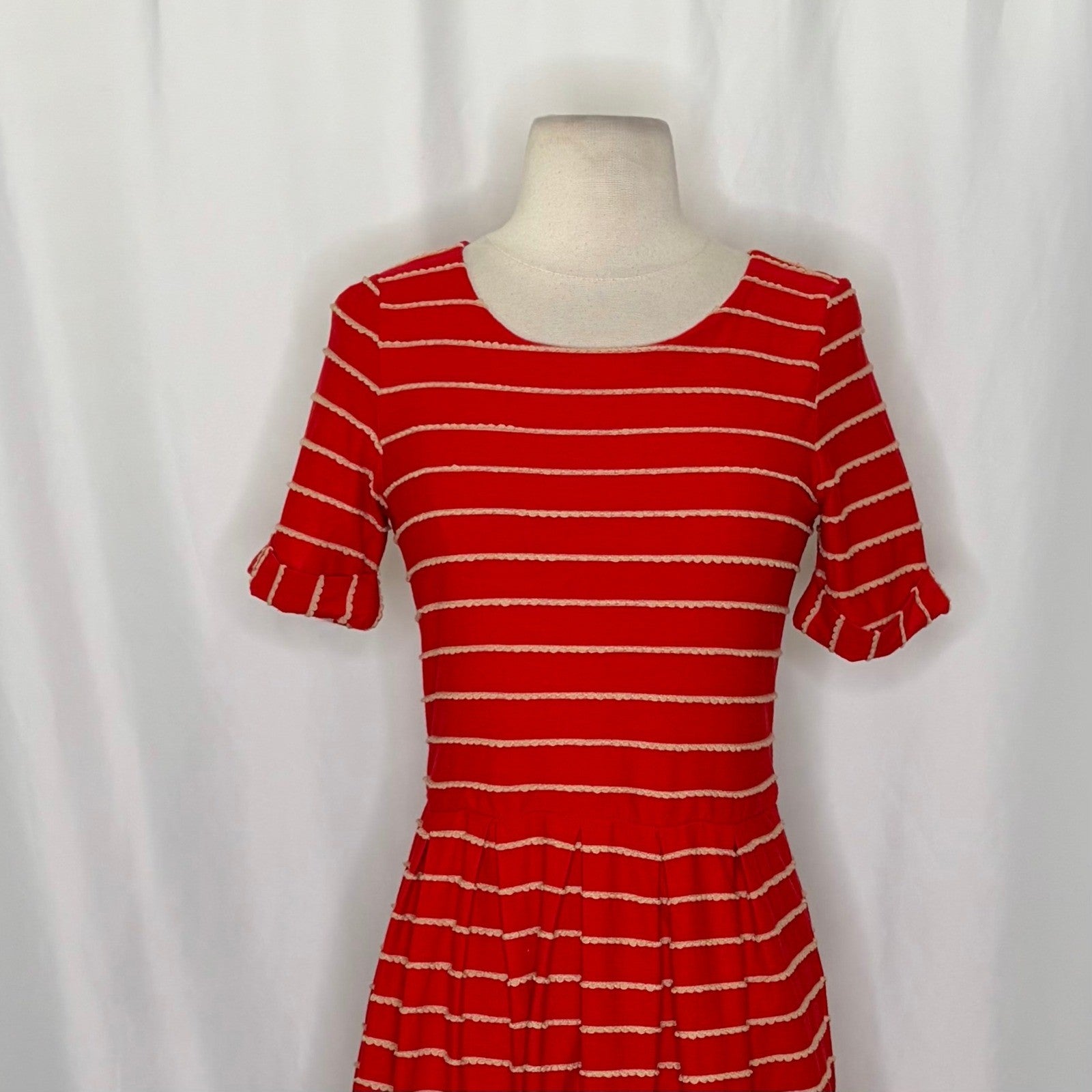 Anthropologie BORDEAUX Taylor Swift Zooey Deschanel Red Scalloped Dress Medium