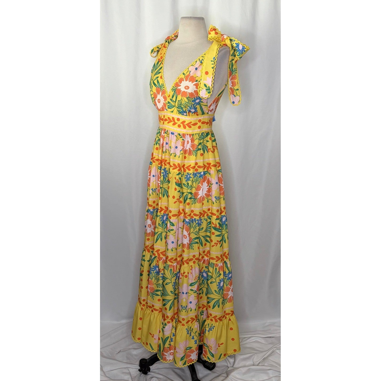 NWT!! CHELSEA & VIOLET Cecily Maxi Dress Yellow Floral Vacation Tiered X-Small