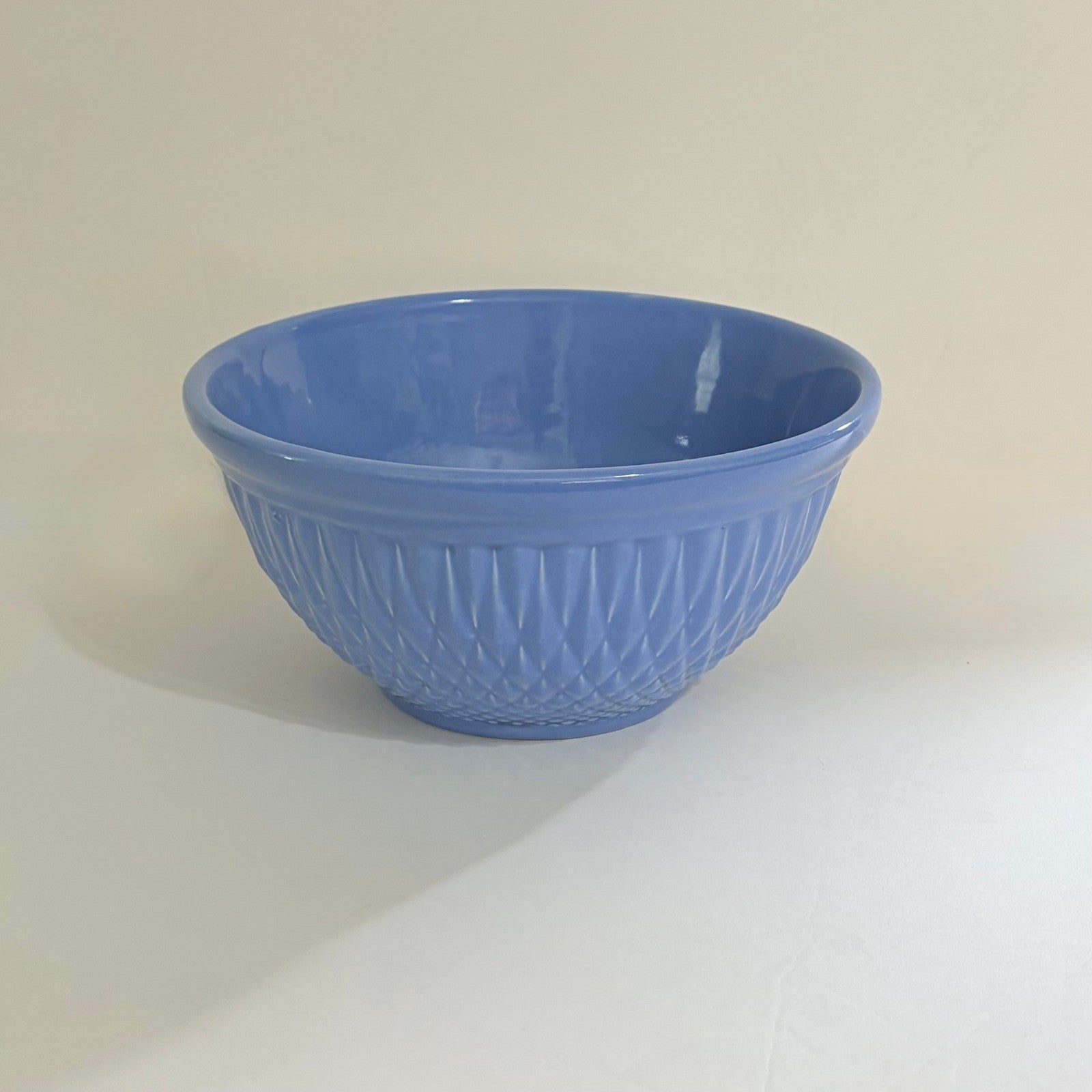 Set 2 Vintage A.E. HULL Pottery Company Pink Kitchen Bowl Nesting Glossy Diamond