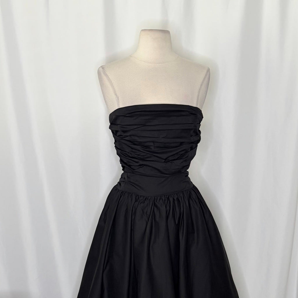 NWT!! HELLO MOLLY Upon A Cloud Strapless Bubble Midi Dress Solid Black X-Small