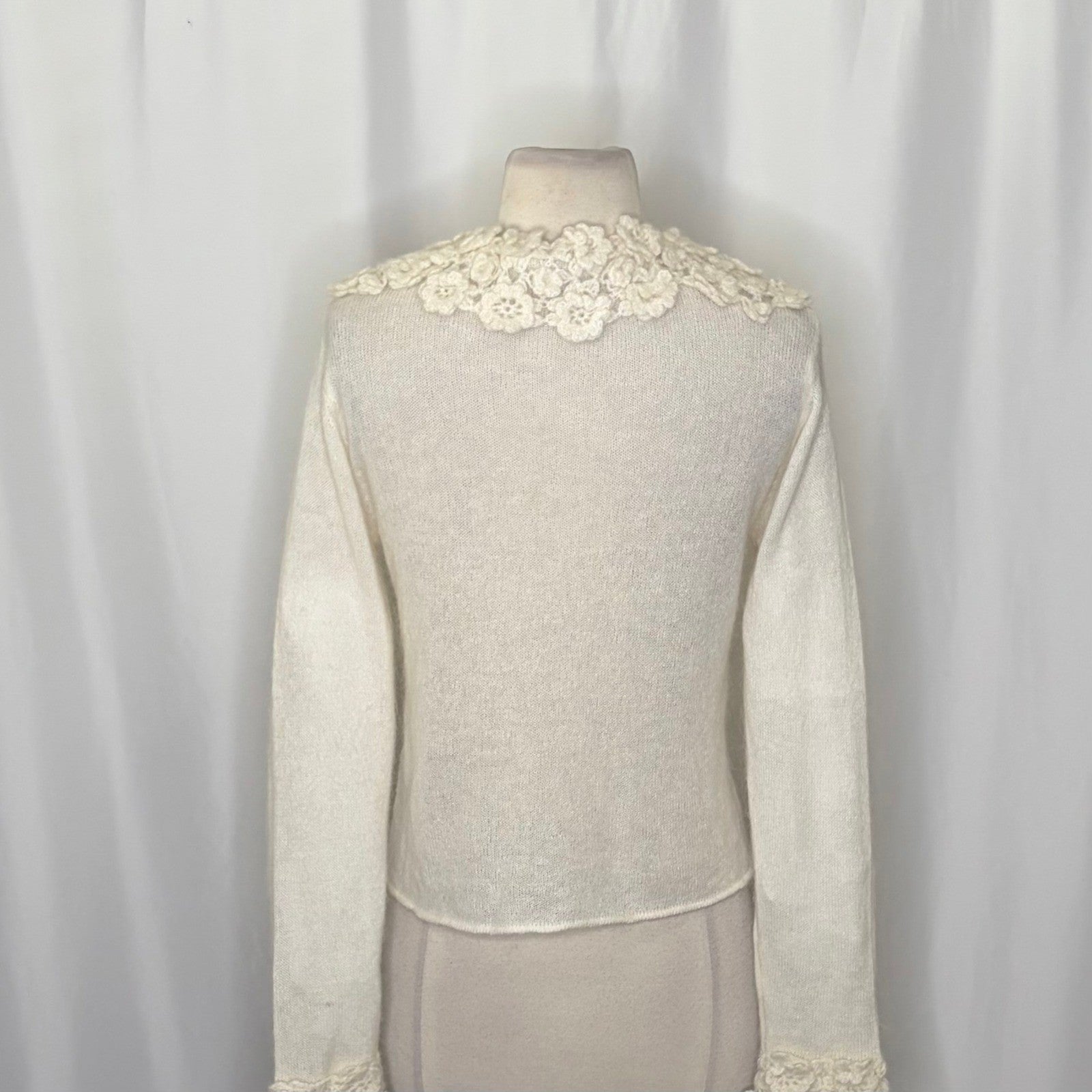ZARA Alpaca Wool Ecru Crochet Flower Appliqué Sweater Blogger Favorite Small