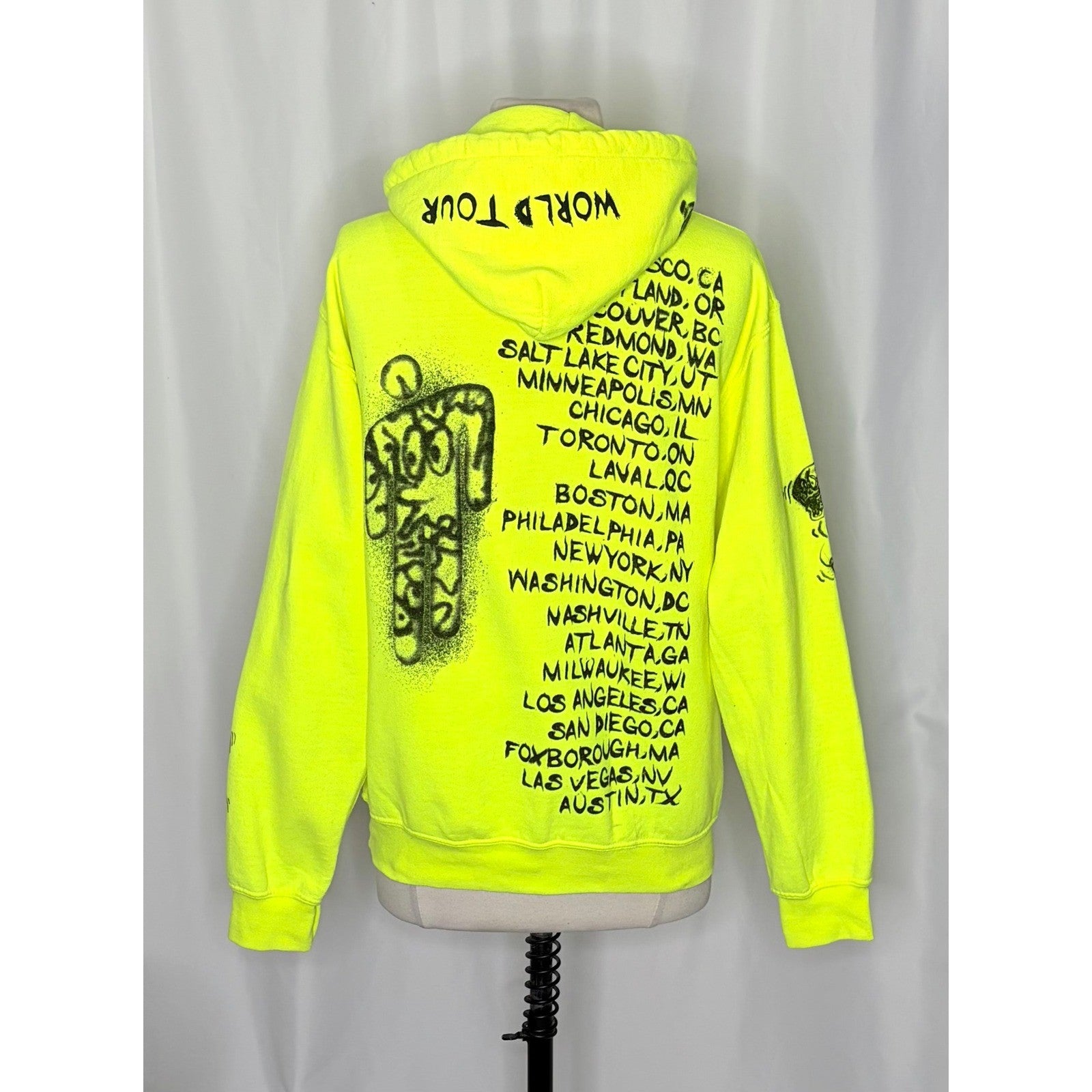 BILLIE EILISH Graffiti Ghouls 2019 World Tour Hoodie Monster Neon Yellow Small