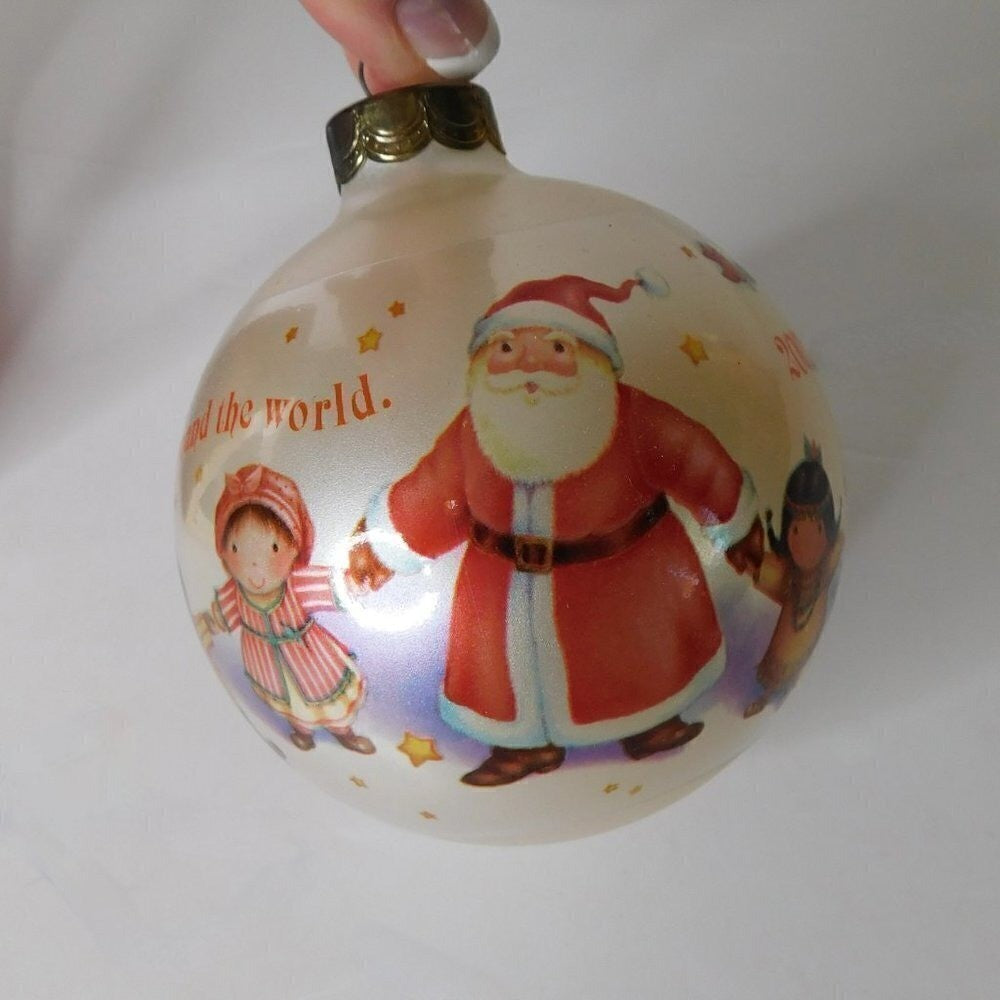 Vintage HALLMARK Keepsake Ornament Christmas Around the World 2002 Ball