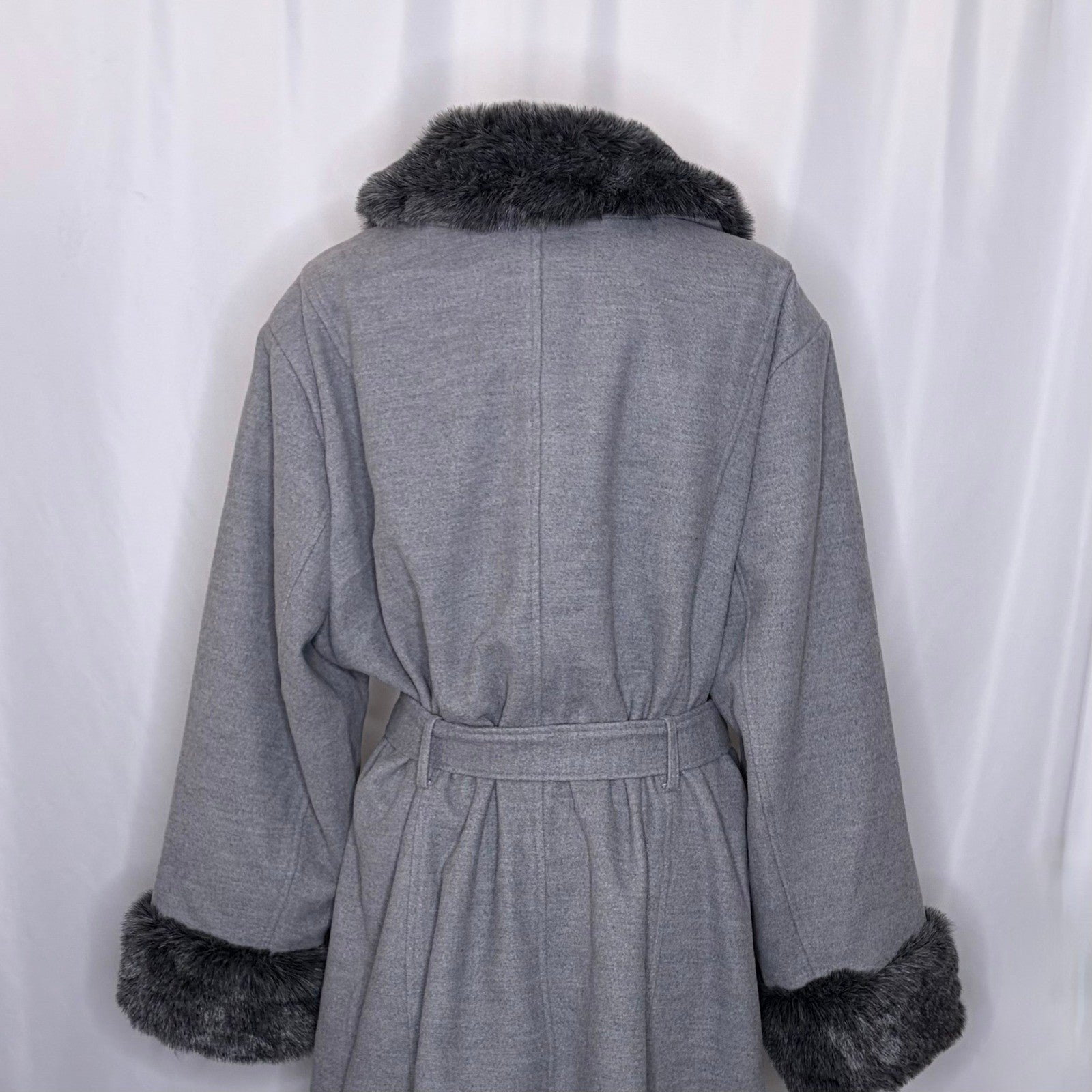 NWT!! LANE BRYANT Grey Belted Trench Coat Faux Fur Collar Cuffs Size 26 28