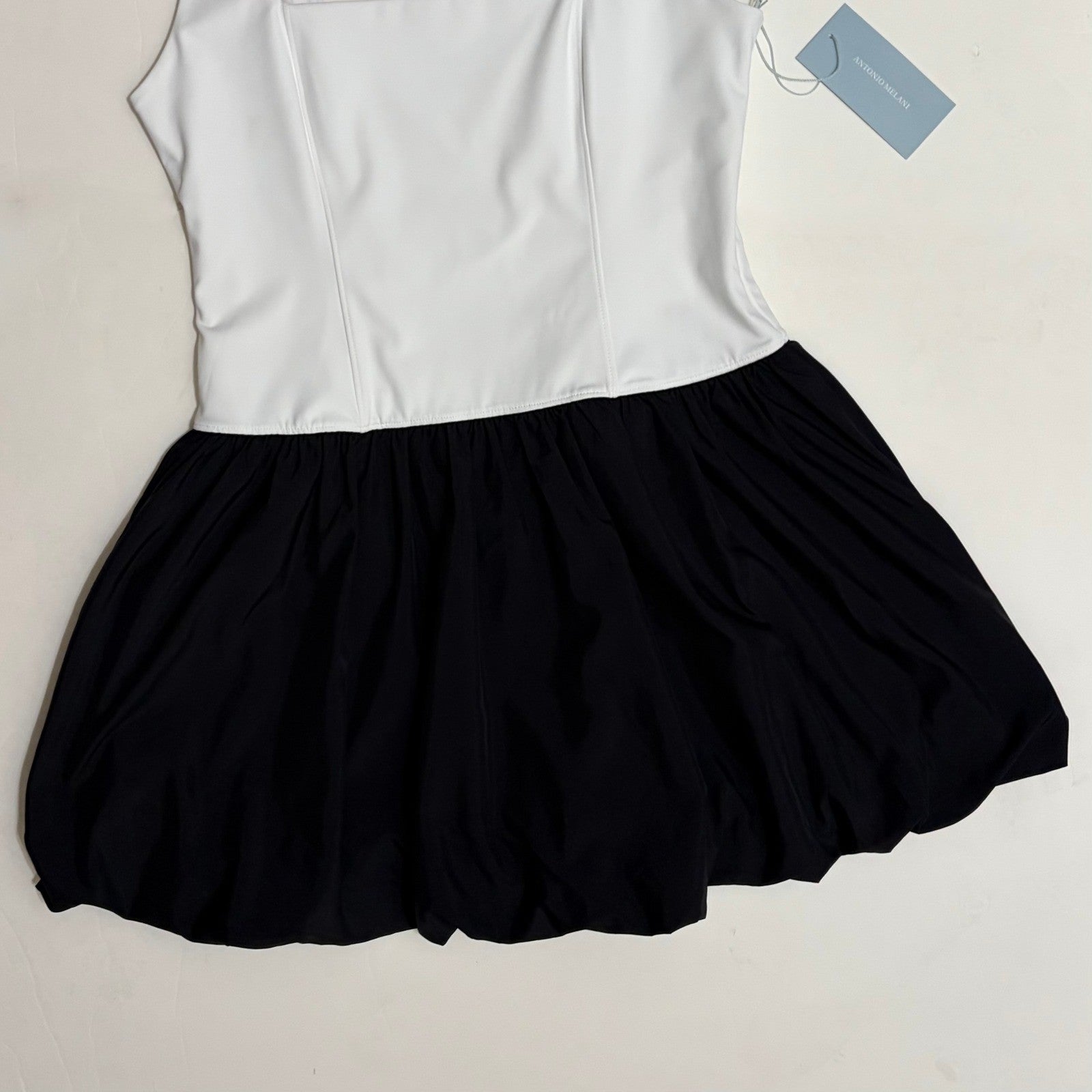 NWT!! ANTONIO MELANI Active Two Tone Bubble Hem Dress Mini Black White Large