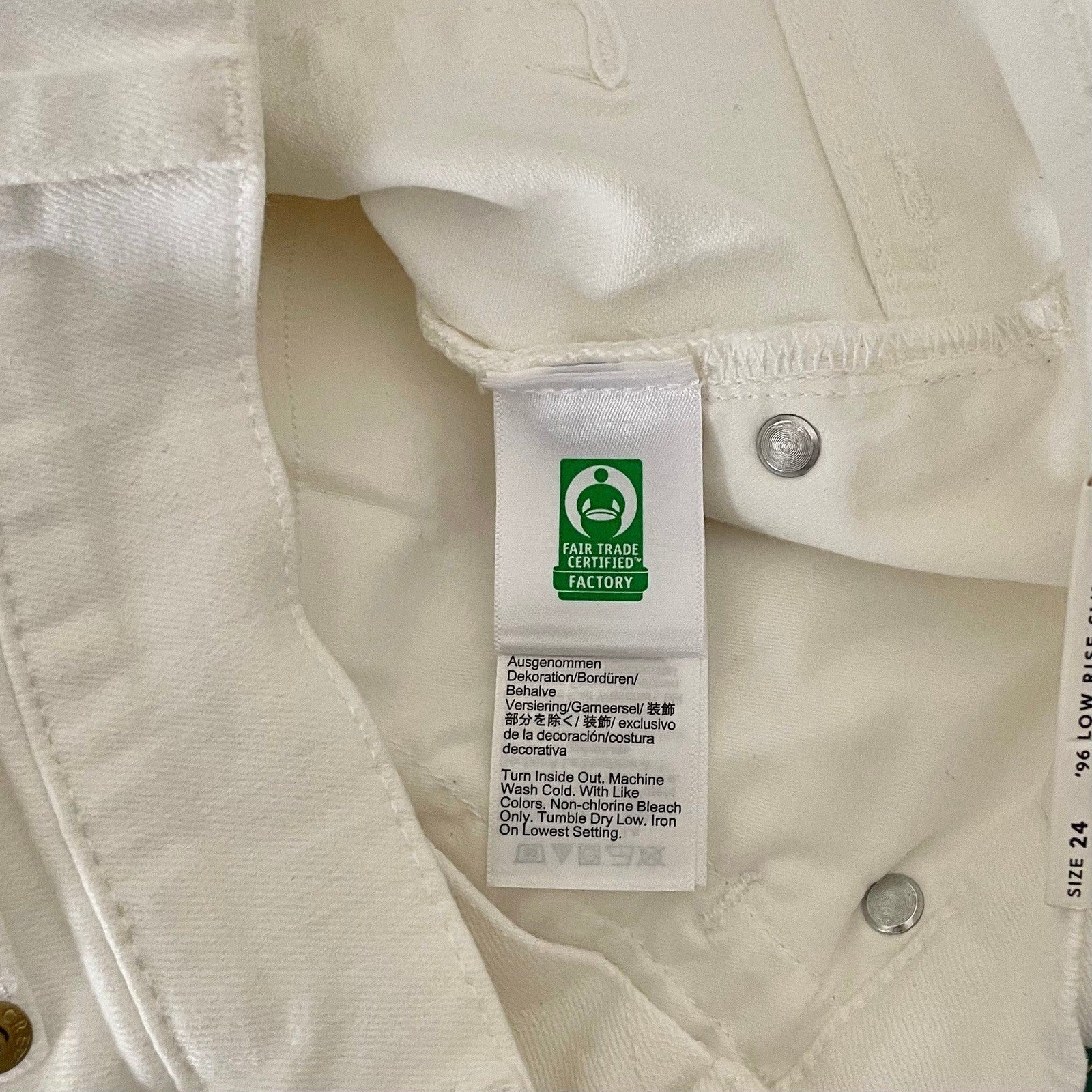 NWT!! J. CREW Lower Rise Full Length Slim Wide Jeans Solid White Retro Size 24