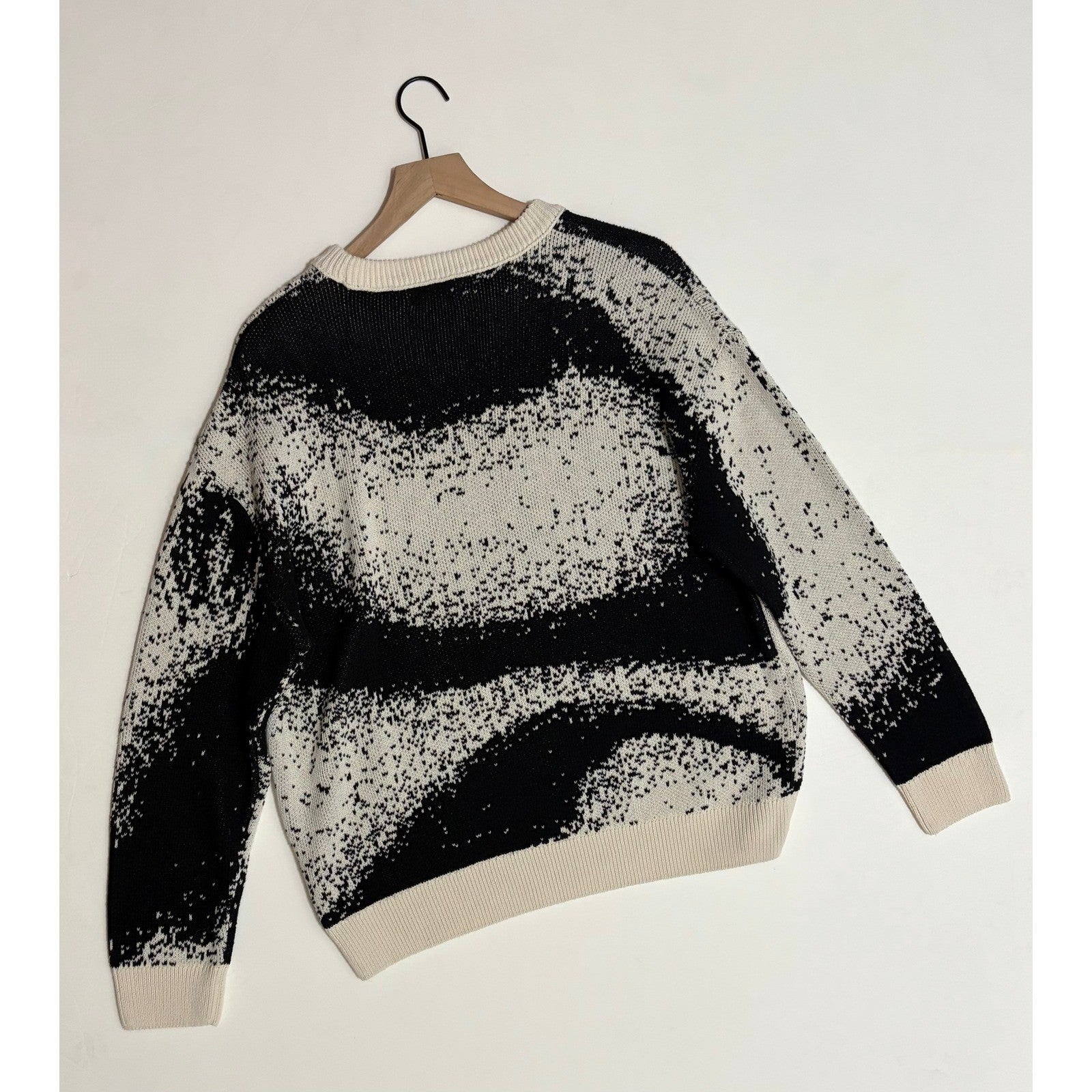 ZARA Pixelated Jacquard Sweater Crewneck Crew Pullover Knit Black Street Medium