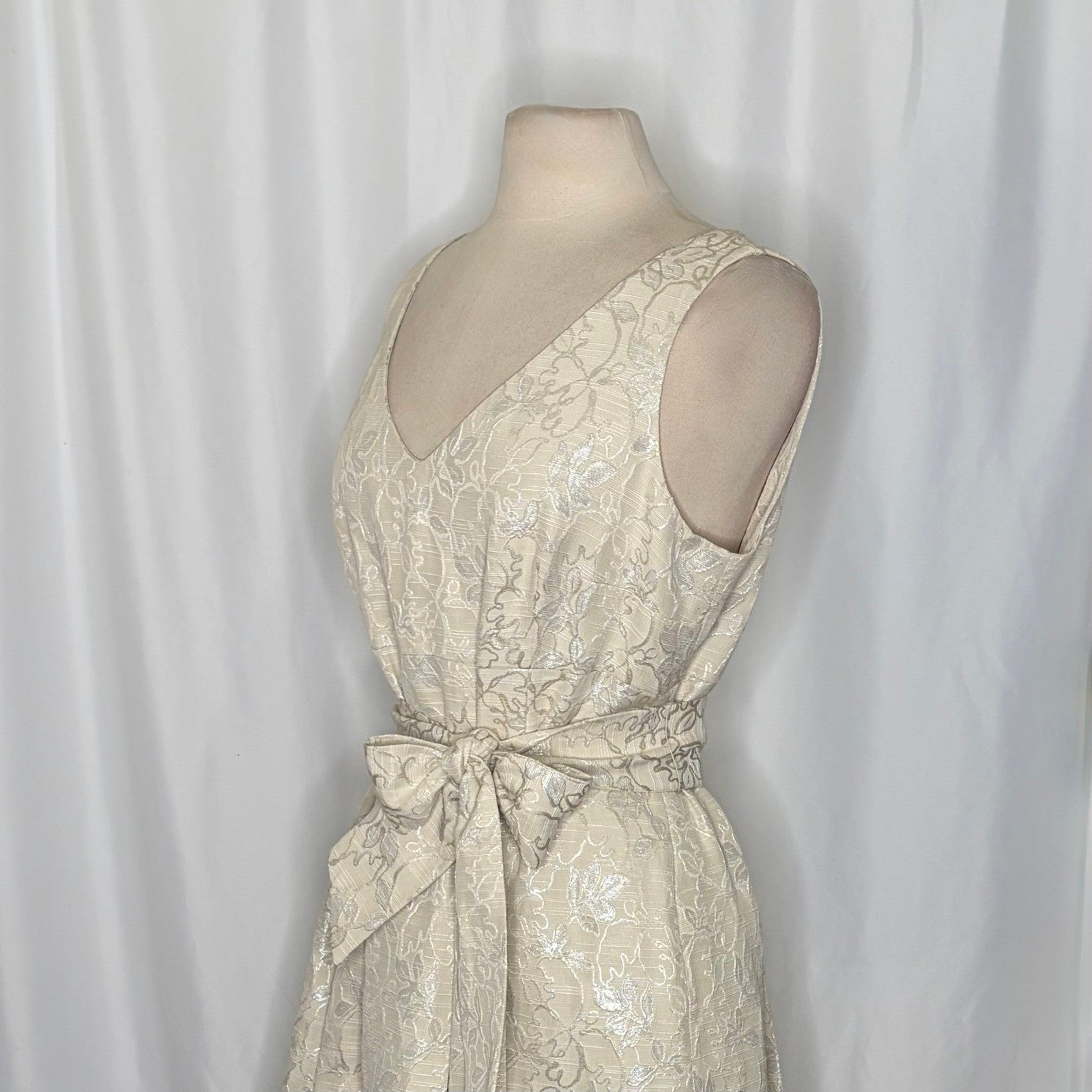 LAFAYETTE 148 New York Metallic Floral Dress Pleated Tie Waist Silver Size 14