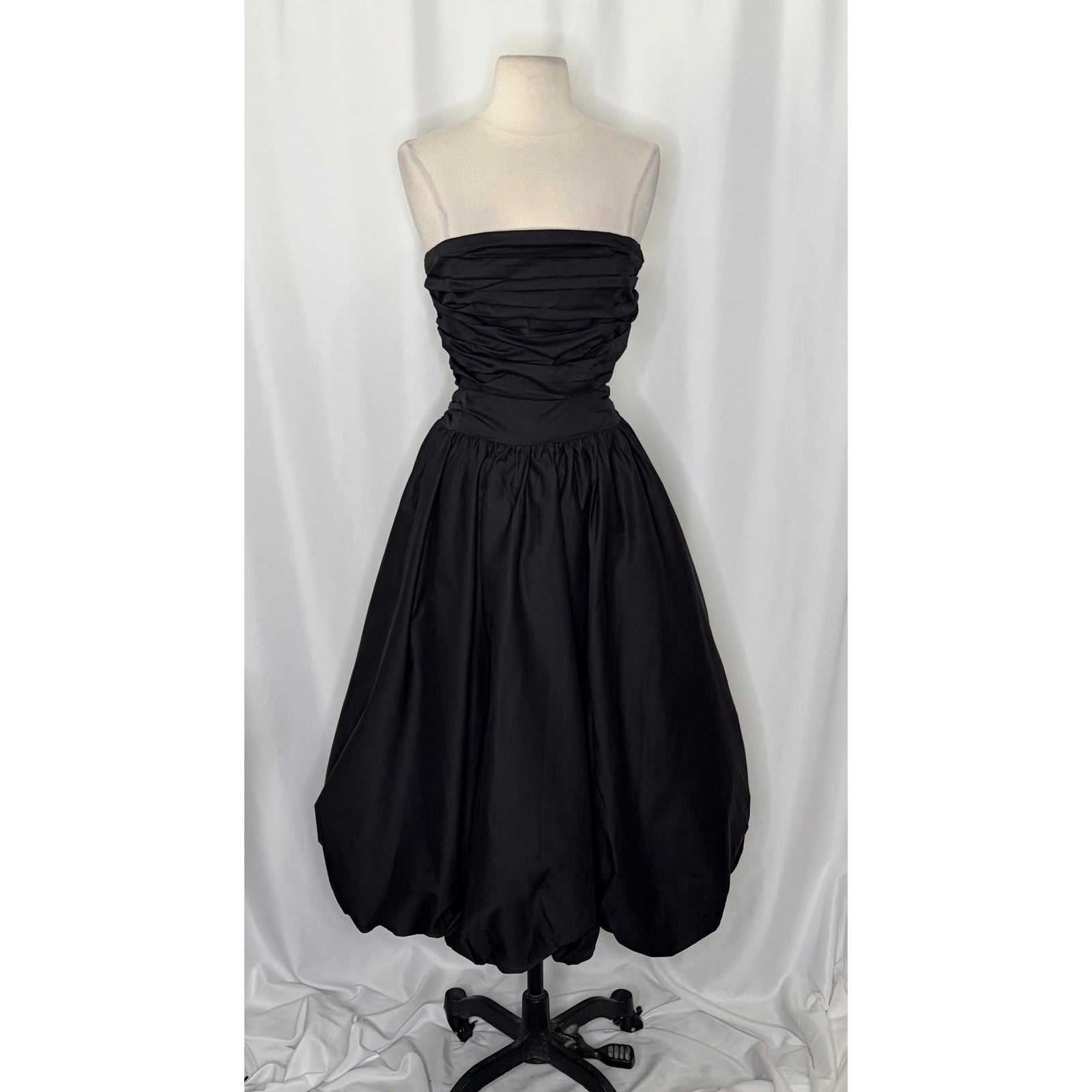 NWT!! HELLO MOLLY Upon A Cloud Strapless Bubble Midi Dress Solid Black X-Small
