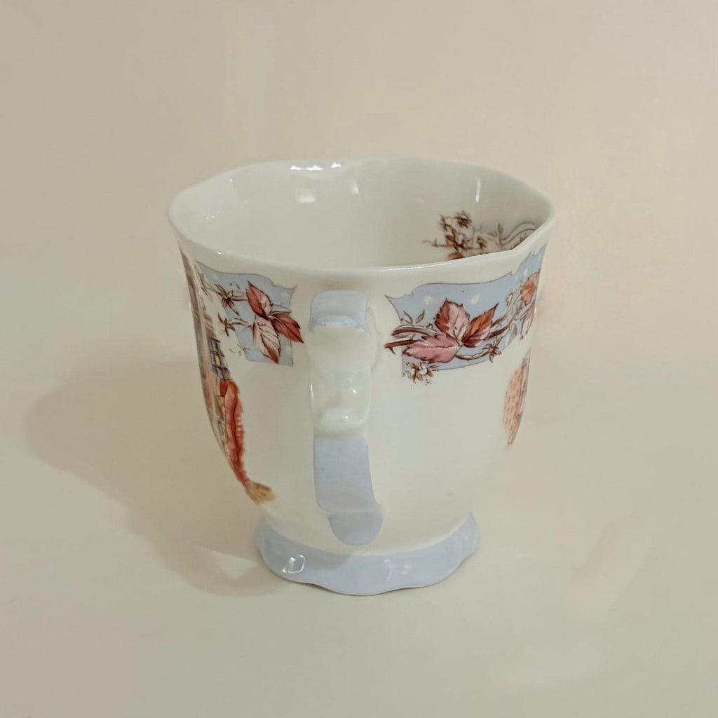 Vintage ROYAL DOULTON Brambly Hedge Winter Beaker Tea Cup 1983 Animals Mice