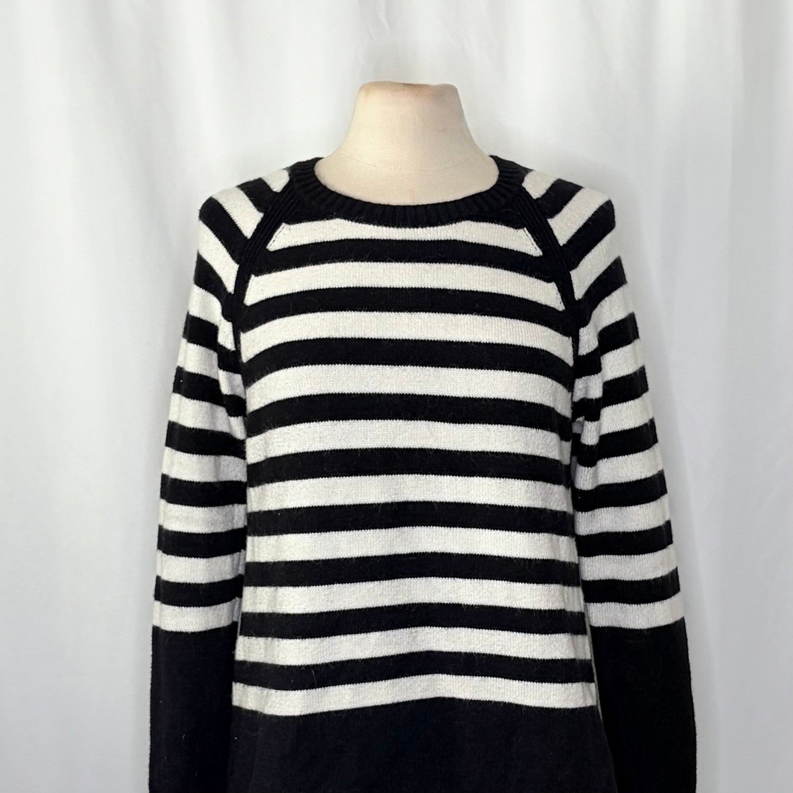 ANTHROPOLOGIE Rebekah Sweater Black White Stripe Tunic Pullover Knitwear Medium