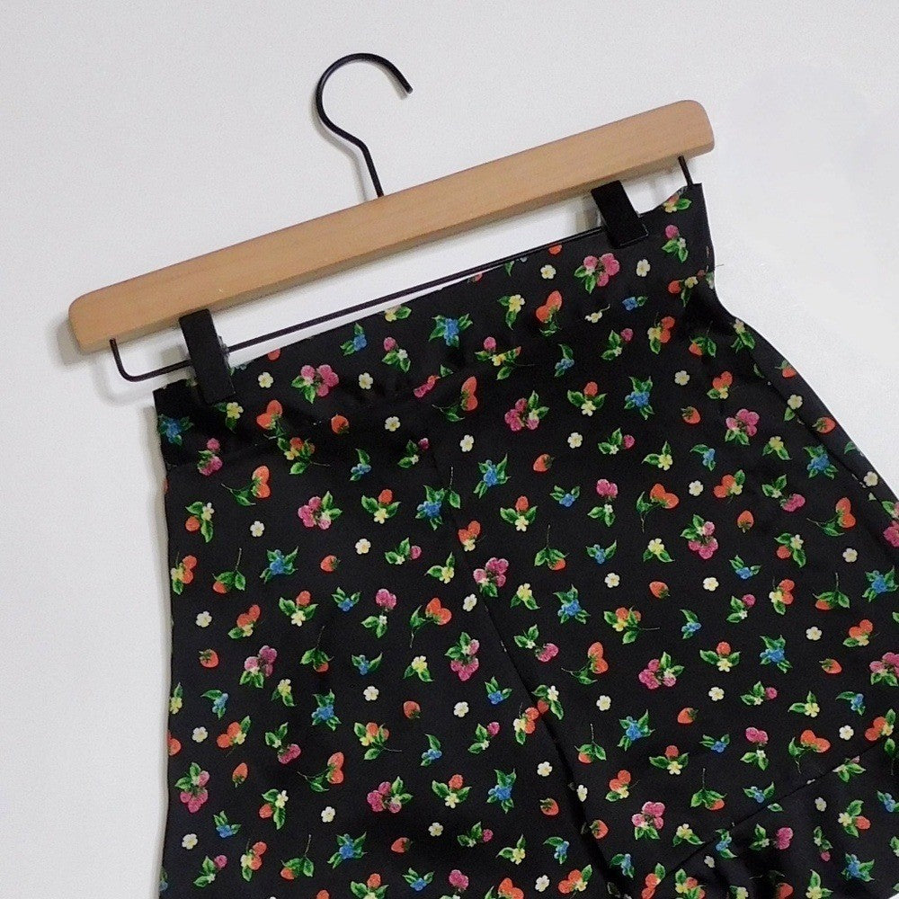 ZARA Black Floral Fruit Berries Ruffled Satin Shorts Skort Satin Summer X-Small