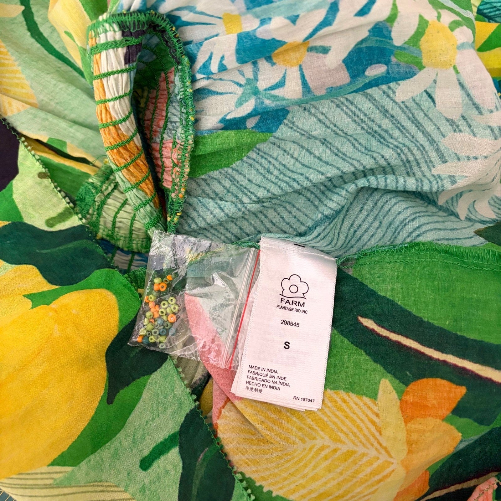 NEW!! FARM RIO Vintage Toucans Smocked Peplum Top Blouse Tropical Small