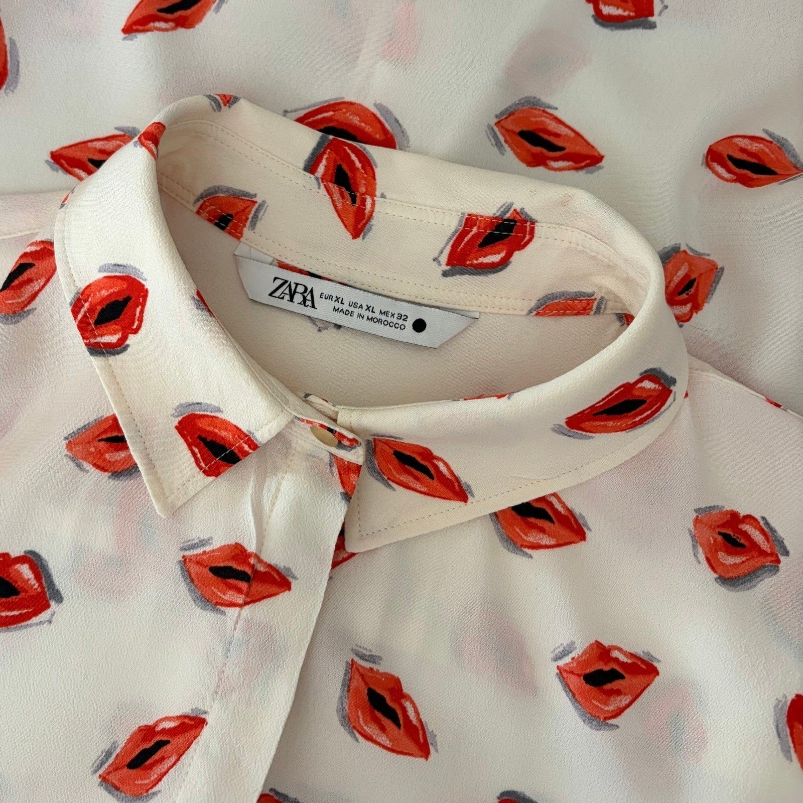 ZARA ZW Collection White Pink Lips Print Buttondown Top Blouse Lipstick X-Large