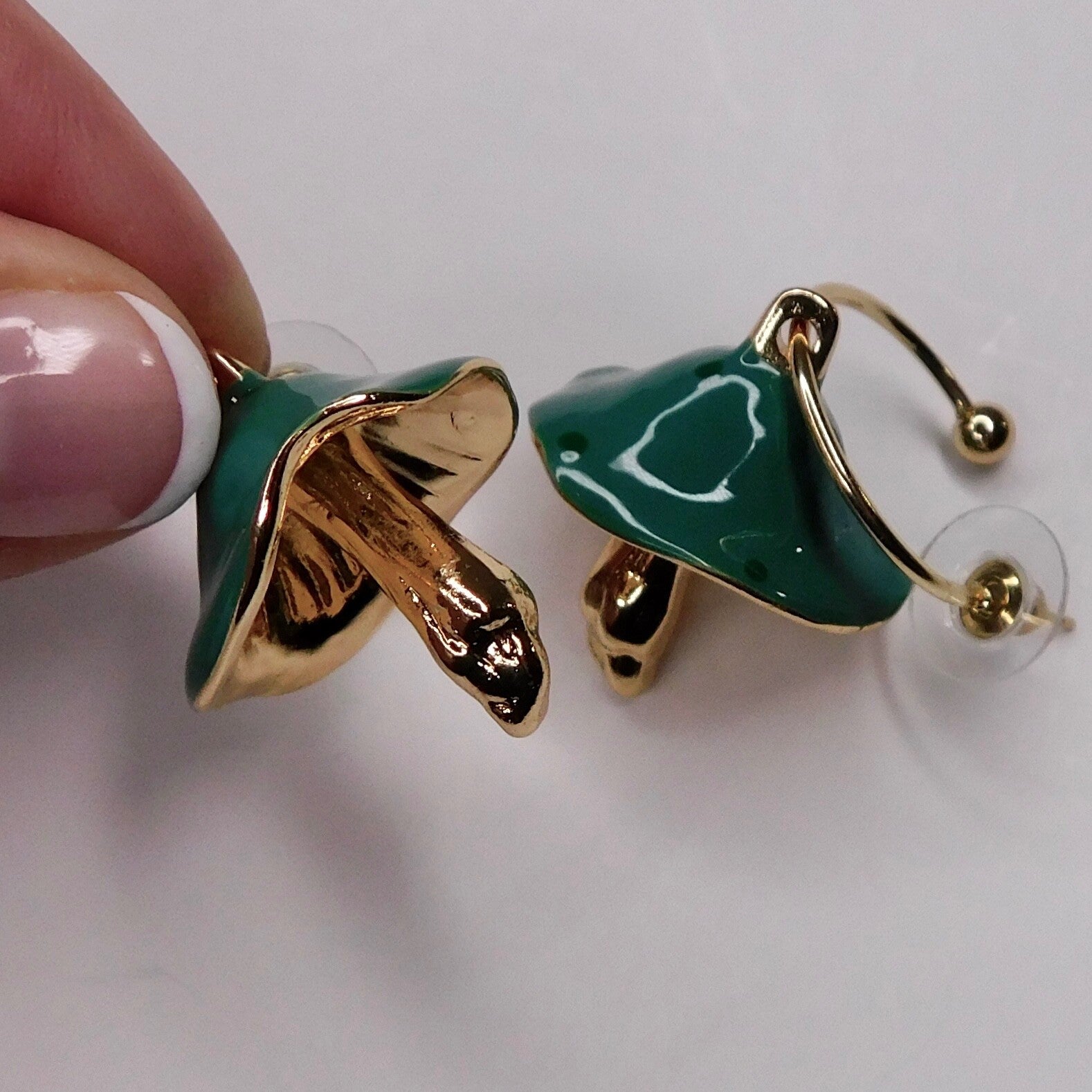 NEW Dotted Mushroom Gold Metallic Earrings Mushrooms Dangle Dangling Teal Green