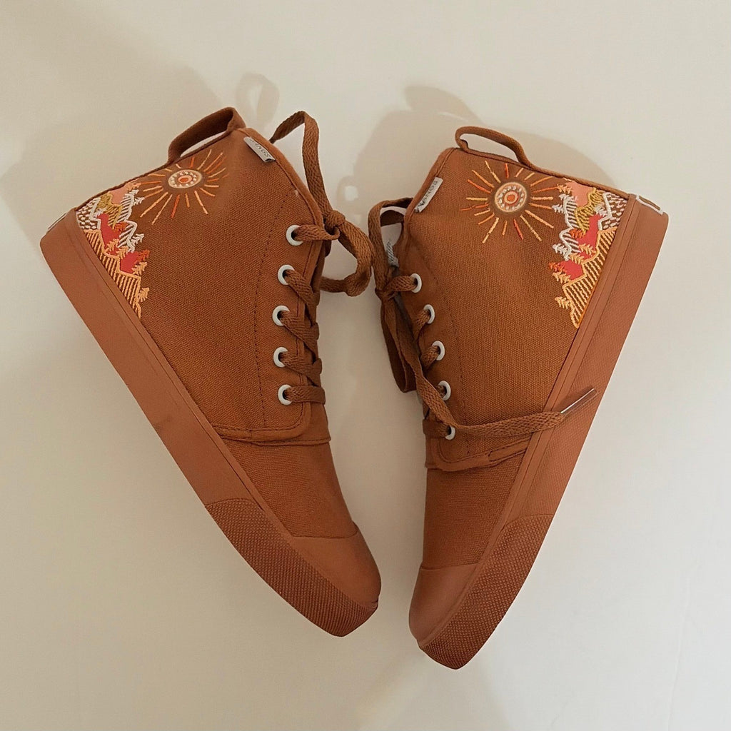 NWT!! BANGS Sunrise Mountain Embroidered High Top Shoes Men's 6 Women's 7.5