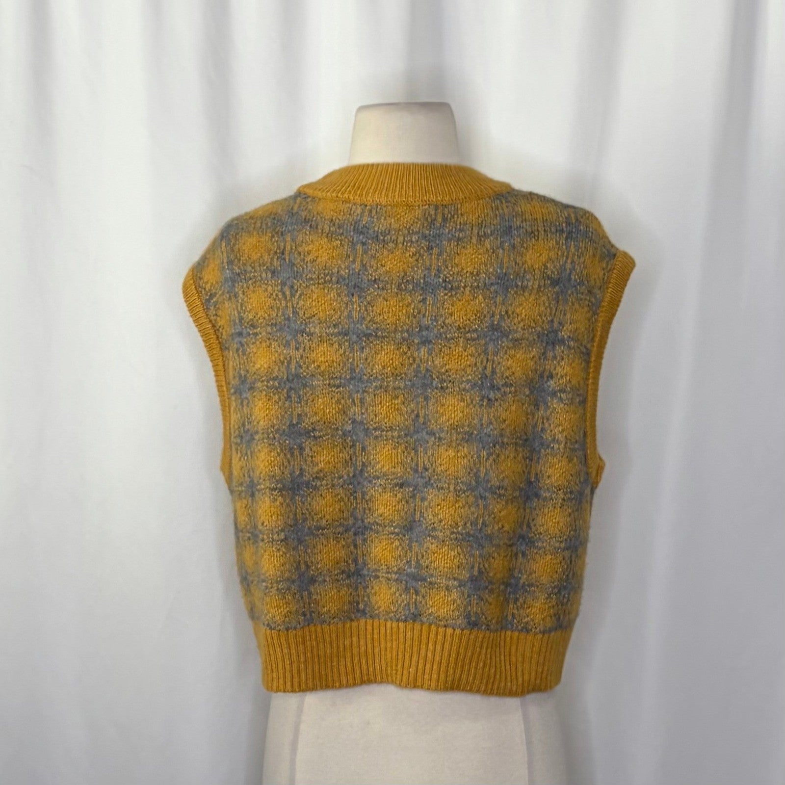 ZARA Chunky Wool Sweater Vest Plaid Star Pattern Yellow Gray Academia Small