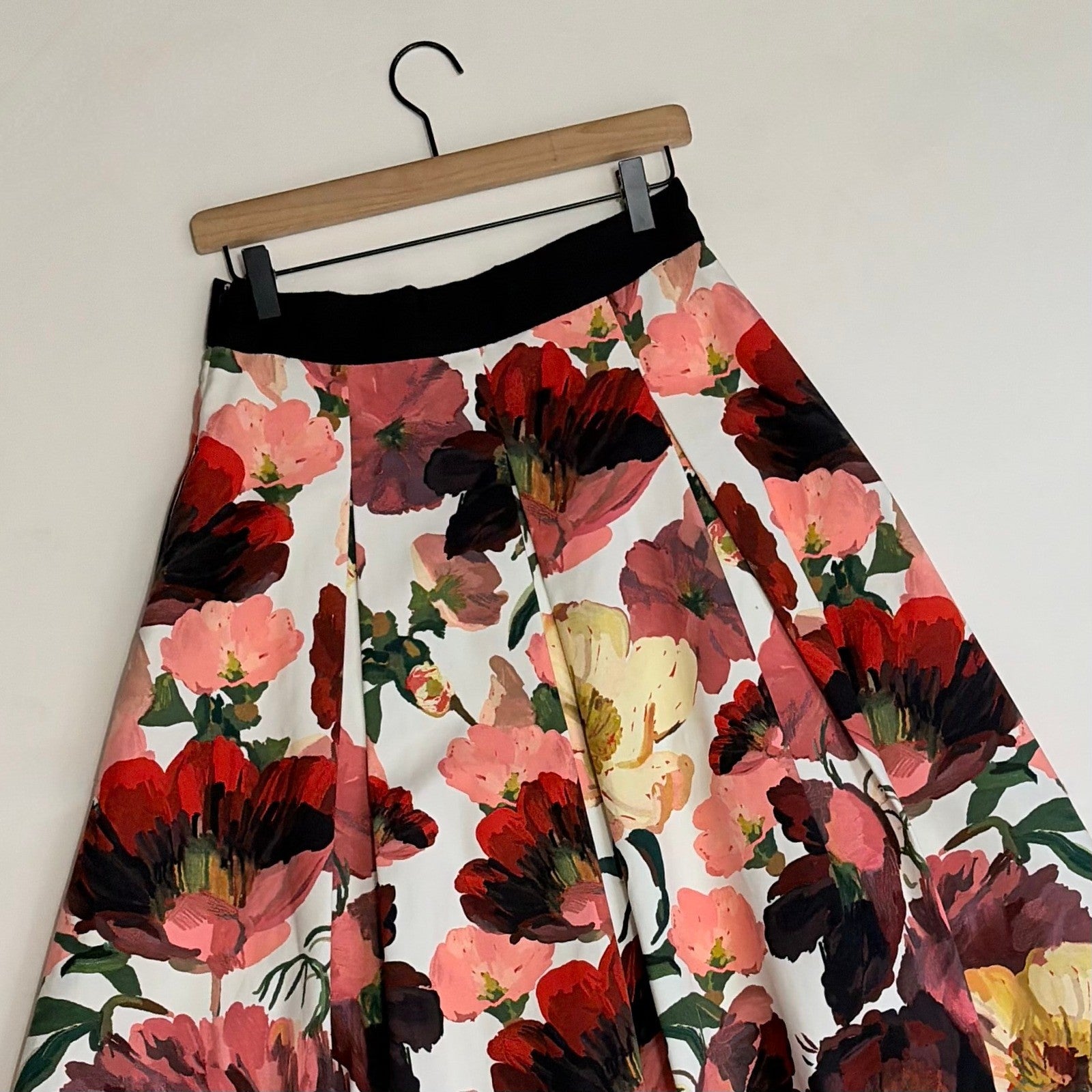 WHBM Floral Midi Skirt Pleated White House Black Market Poppy Poppies Size 6