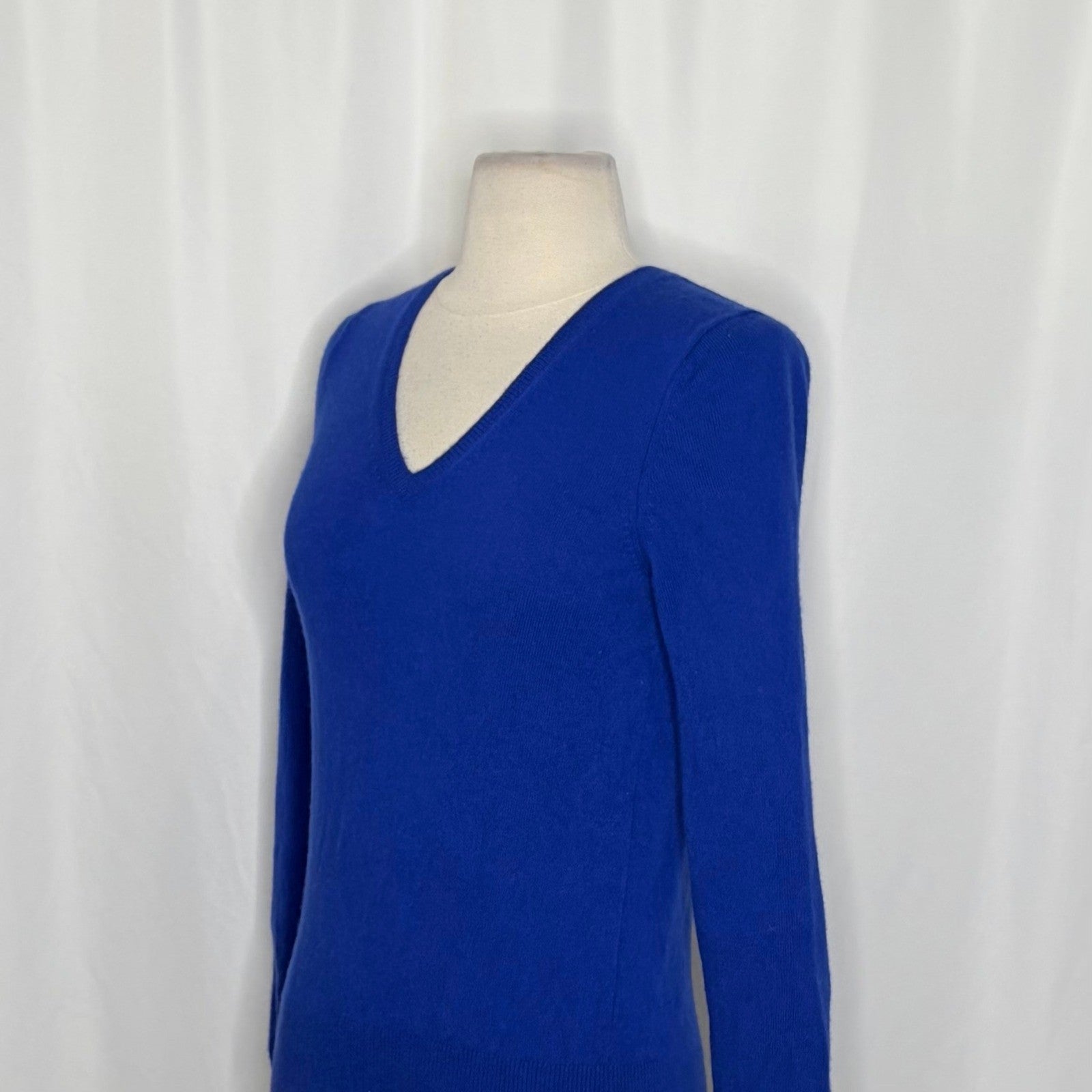 JENNIE LIU Cashmere Ava V Neck Sweater Cobalt Blue Knitwear Preppy X-Small
