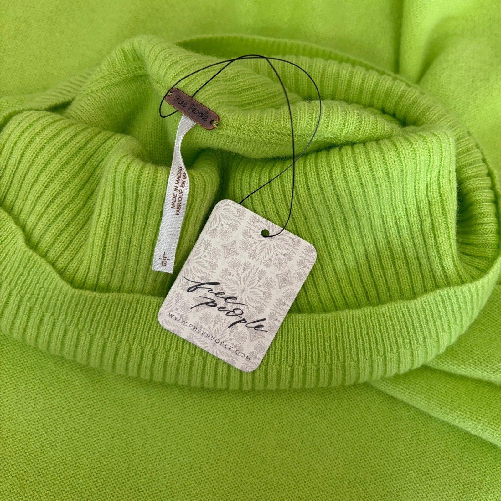 NWT!! FREE PEOPLE Treasure Turtleneck Cashmere Sweater Lime Punch Knit Large