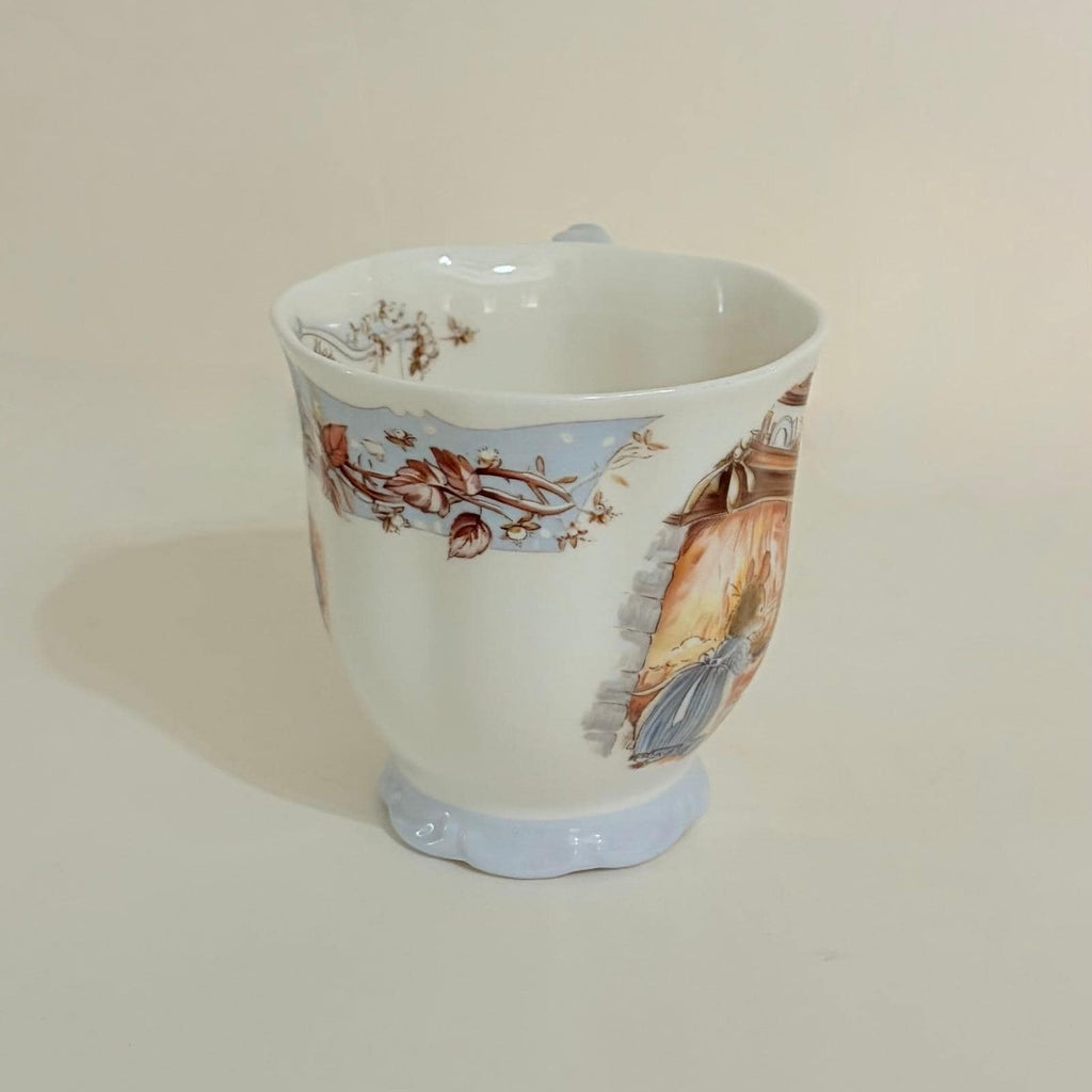 Vintage ROYAL DOULTON Brambly Hedge Winter Beaker Tea Cup 1983 Animals Mice