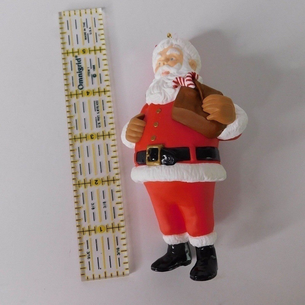 HALLMARK 1996 Vintage Keepsake Ornament Collector's Club Christmas Santa Member
