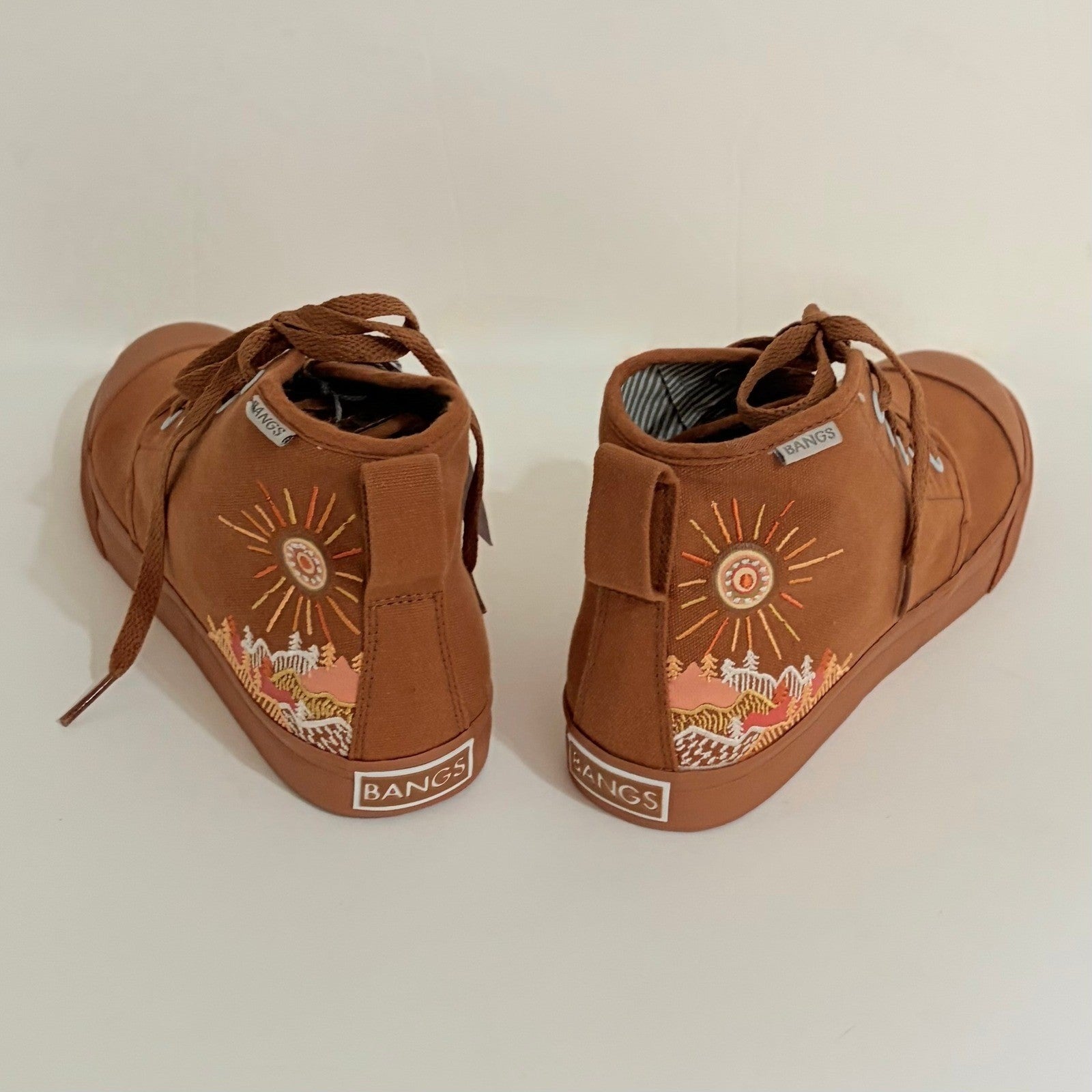 NWT!! BANGS Sunrise Mountain Embroidered High Top Shoes Men's 6 Women's 7.5