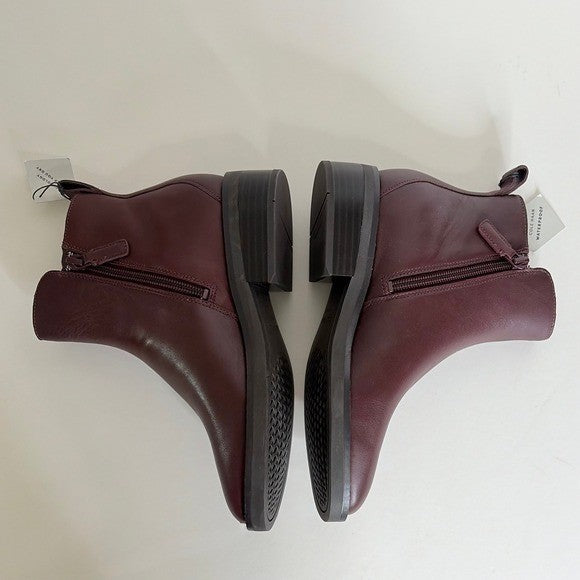 NWT!! COLE HAAN River Chelsea Boots Bloodstone Burgundy Leather Women's Size 5