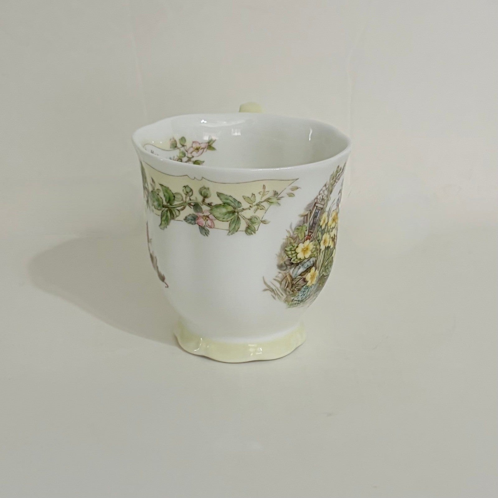 Vintage ROYAL DOULTON Brambly Hedge Spring Beaker Tea Cup 1983 Animals Mice