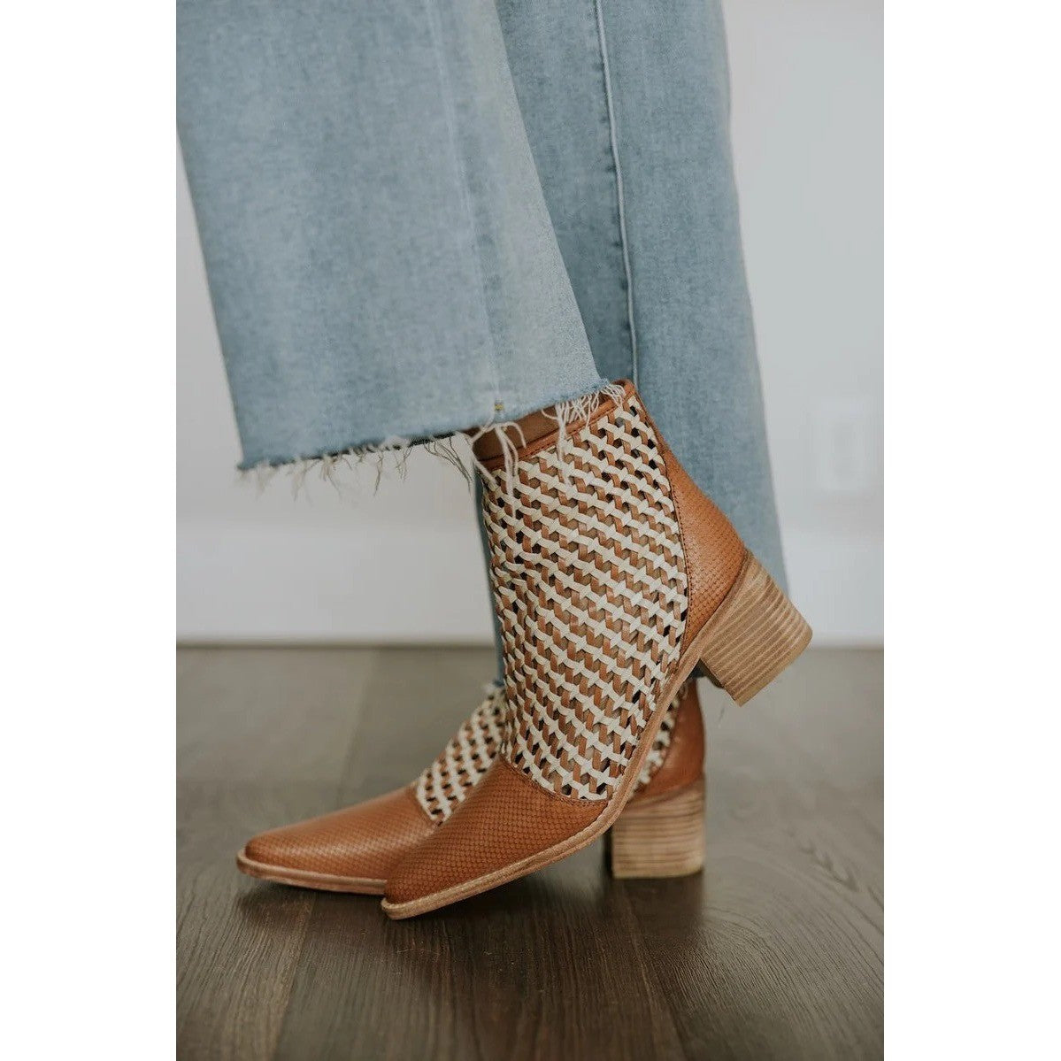 ROOLEE Opening Night Woven Ankle Boots Brown Point Toes Western Southwestern 7