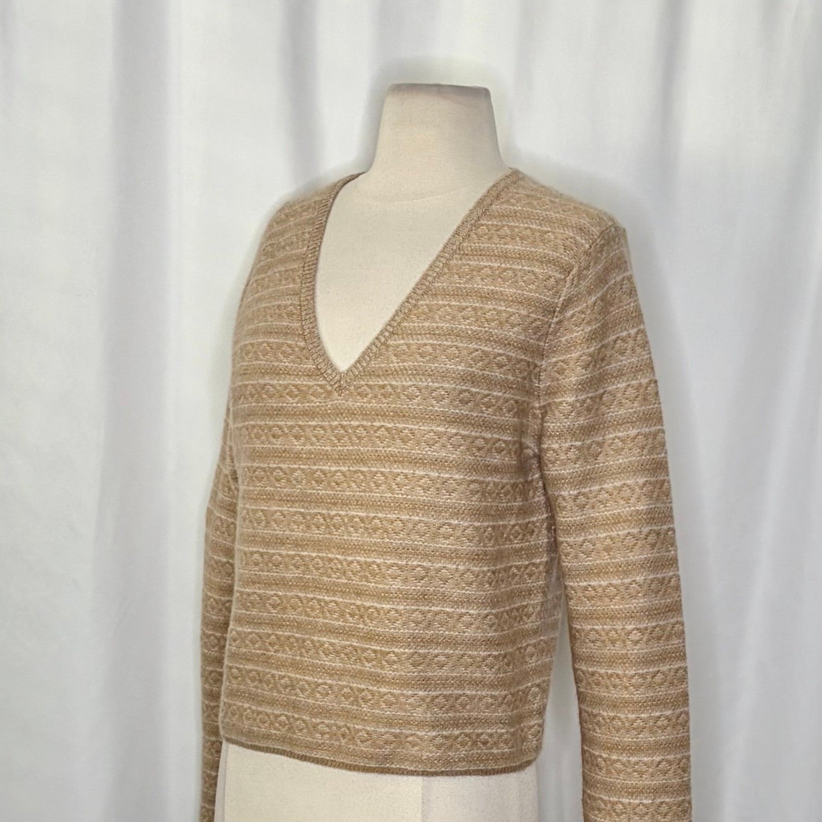 VINCE Cashmere Fair Isle V Neck Sweater Sandshell Combo Preppy Pullover Medium