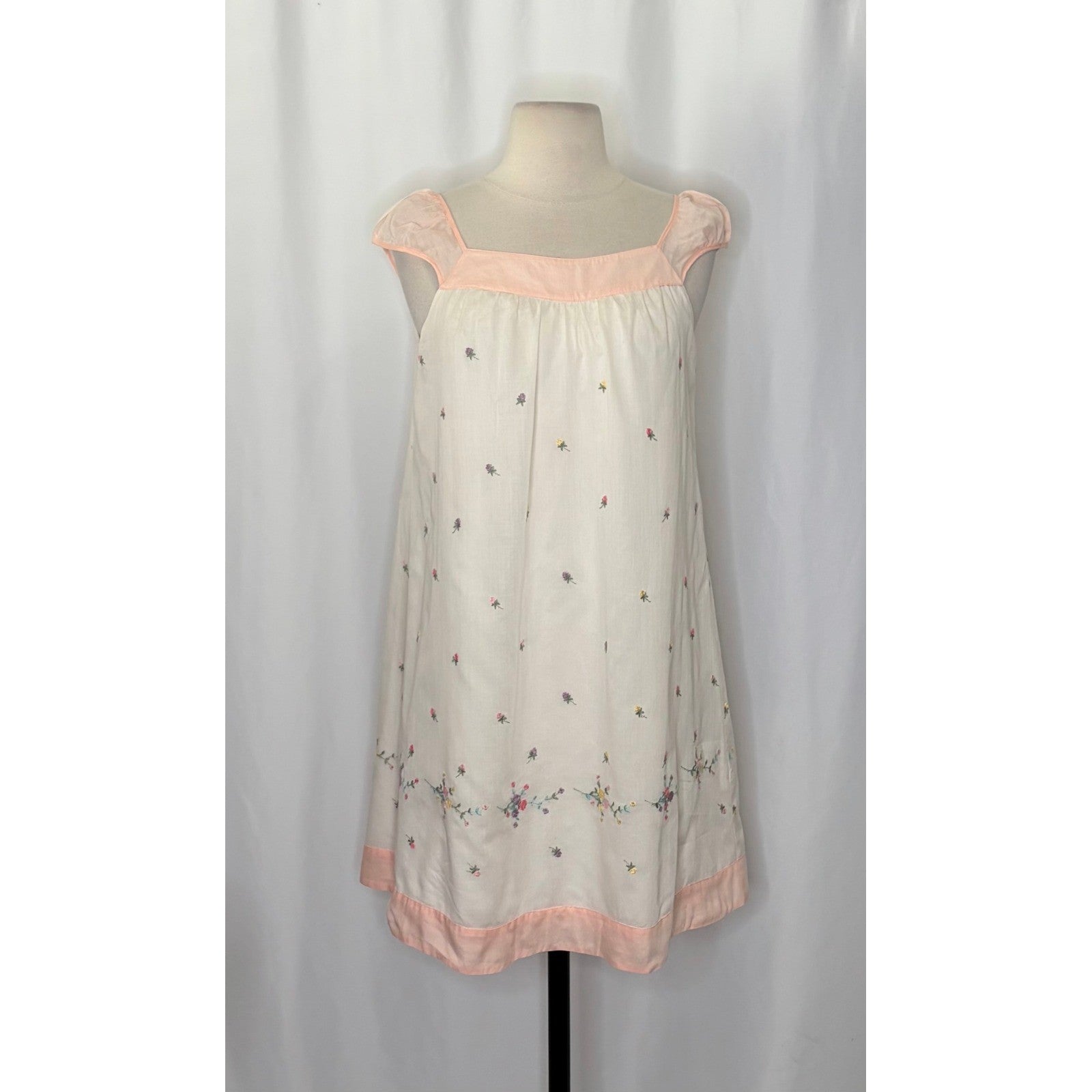 Vintage BETSEY JOHNSON Floral Embroidered Shift Dress Y2K Pink Cottage Size 2
