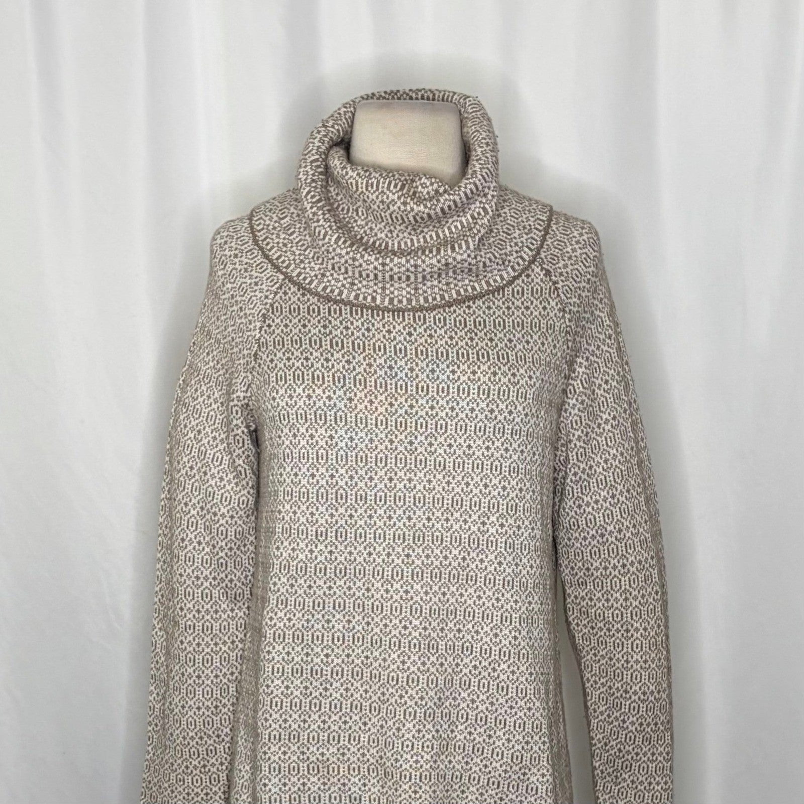TOMMY BAHAMA Wool Blend Cowl Neck Sweater Coastal Geometric Raglan Knit Small