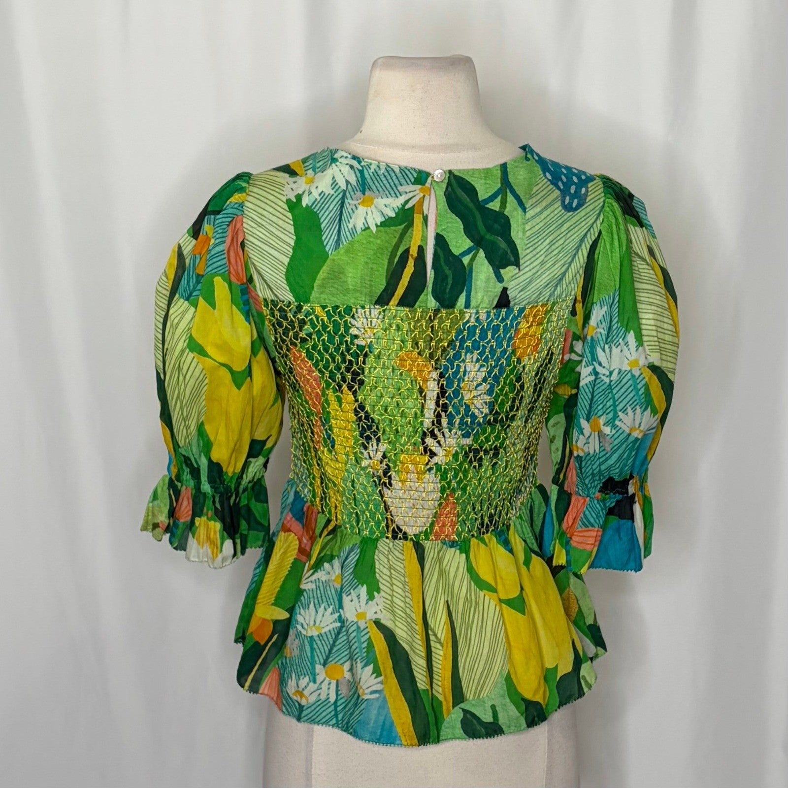 NEW!! FARM RIO Vintage Toucans Smocked Peplum Top Blouse Tropical Small