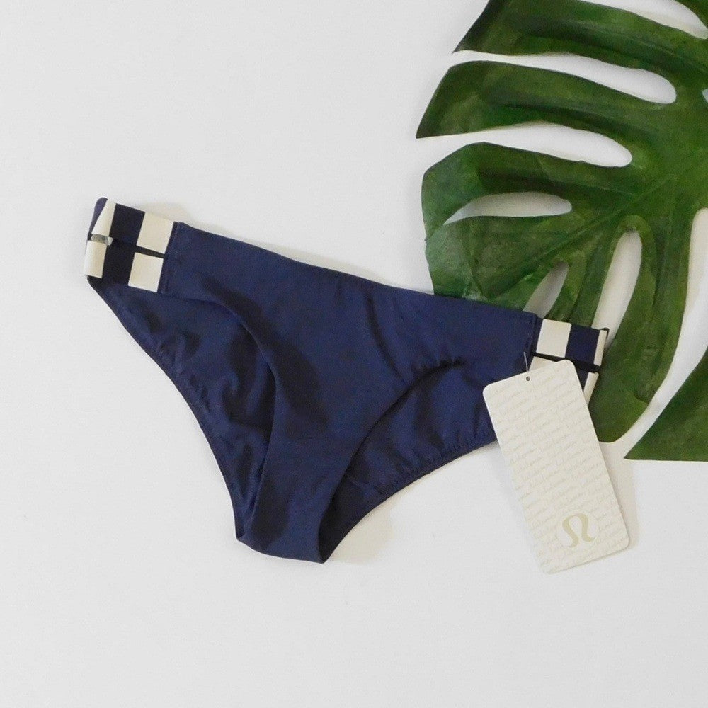 NWT!! LULULEMON Athletica Shanti Surf Bikini Bottoms Cadet Blue Stripe Size 4