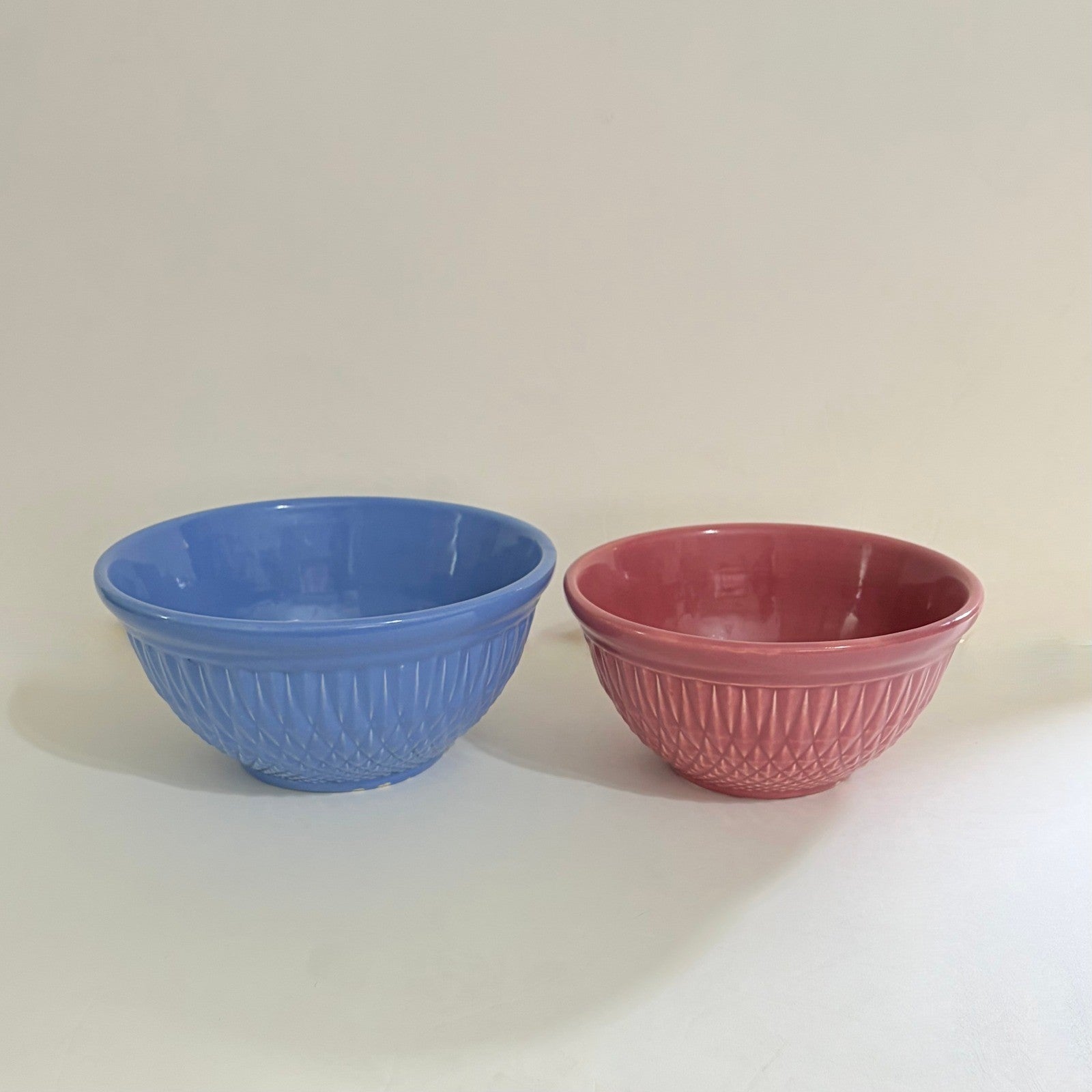 Set 2 Vintage A.E. HULL Pottery Company Pink Kitchen Bowl Nesting Glossy Diamond