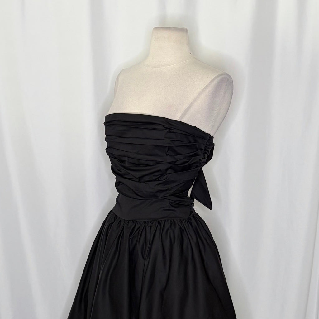 NWT!! HELLO MOLLY Upon A Cloud Strapless Bubble Midi Dress Solid Black X-Small