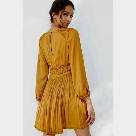 NWT!! Anthropologie MAEVE Saniya Mini Dress Solid Gold Pleated Flirty Small